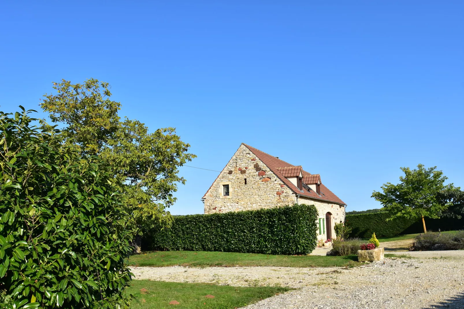 Maison de vacances Lavercantiere-Außenbereich Sommer