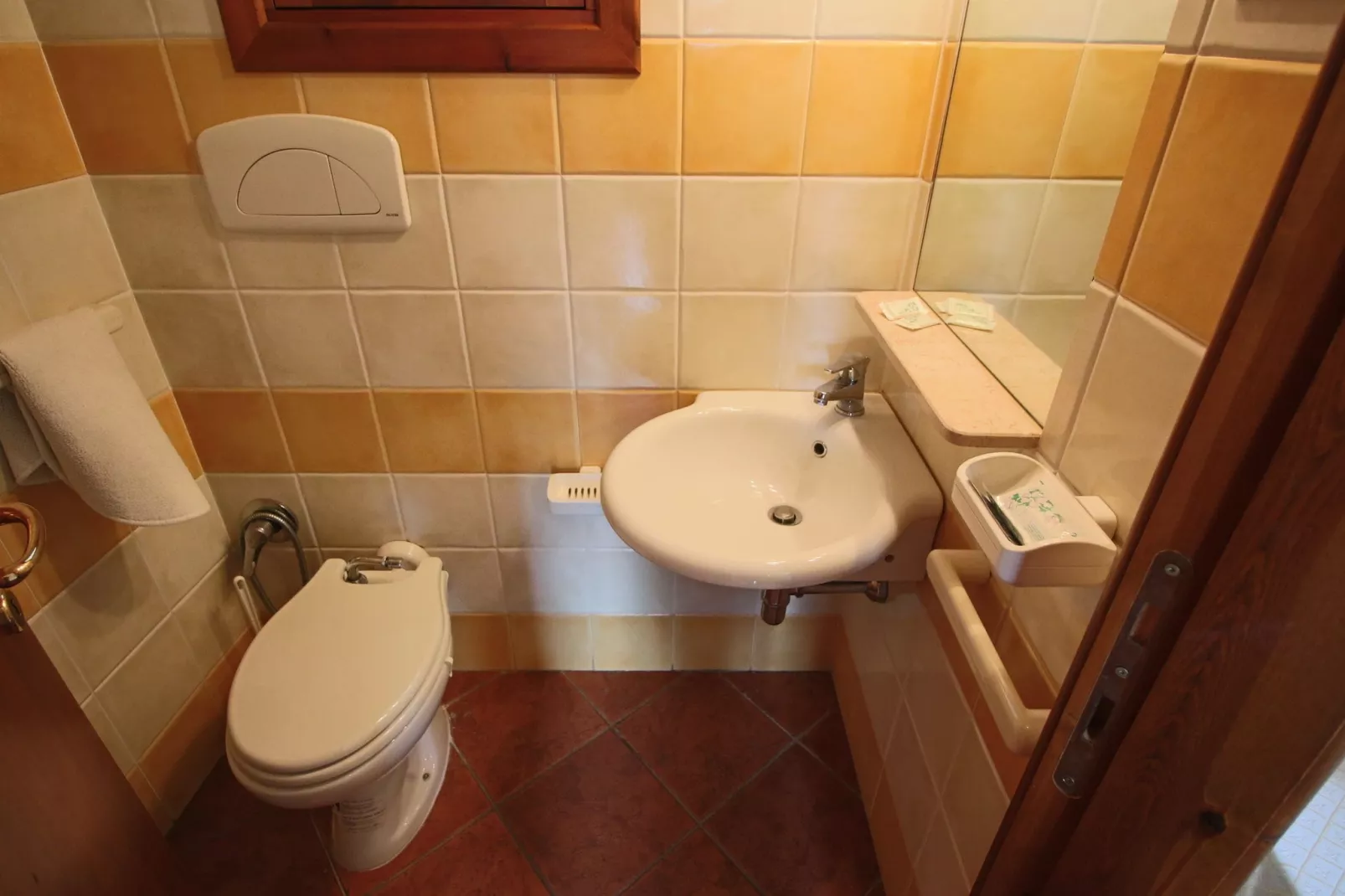 Zaccano-Bathroom