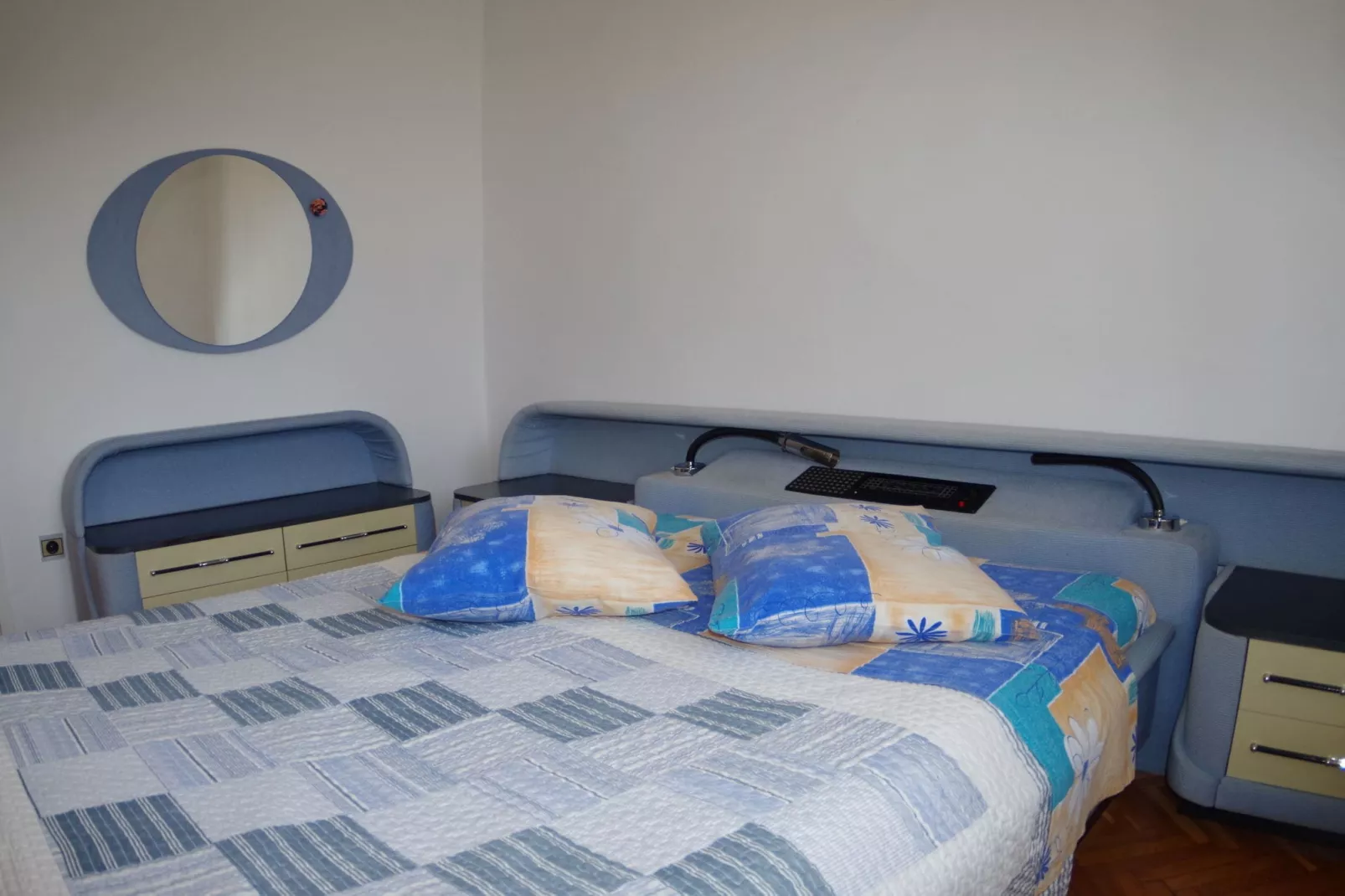 Genio-Bedroom