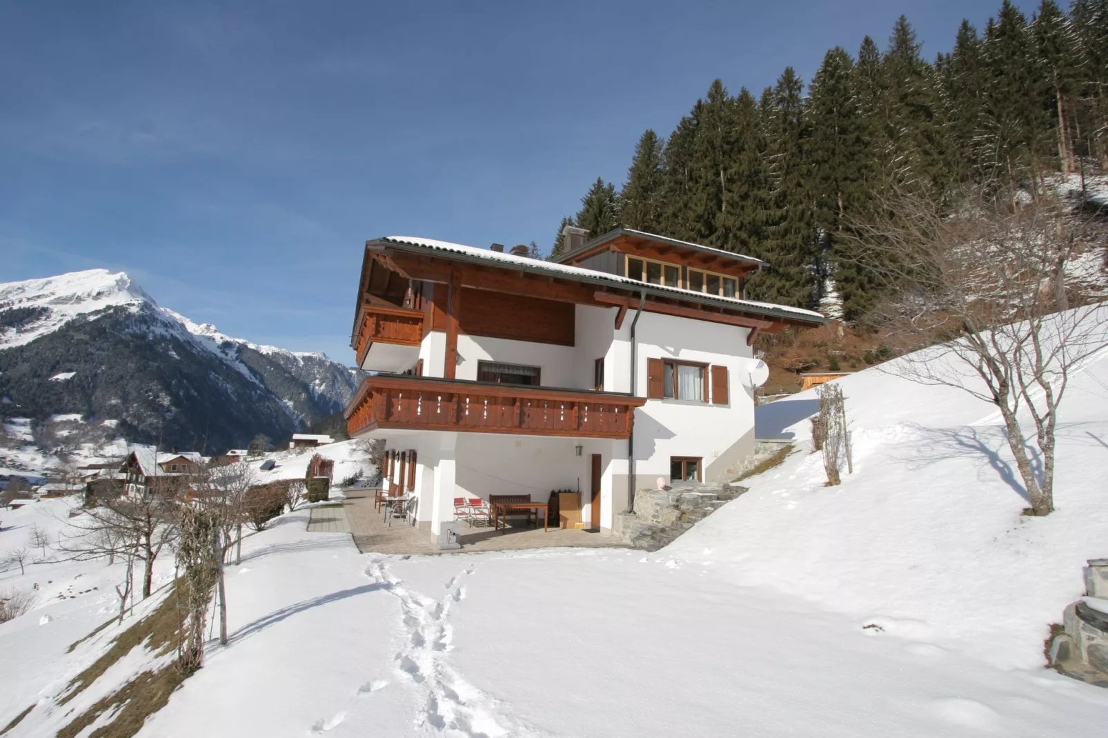 Bials-Exterior winter