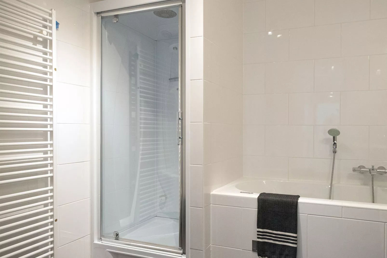 Scheveningen Harbour 70-Bathroom