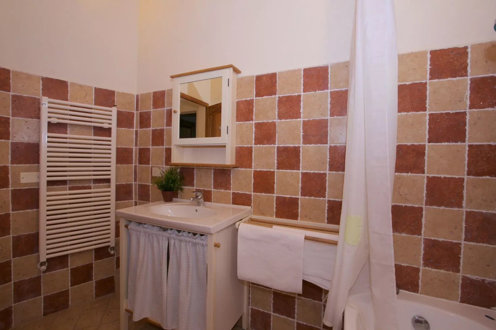Stalla Rossa-Bathroom