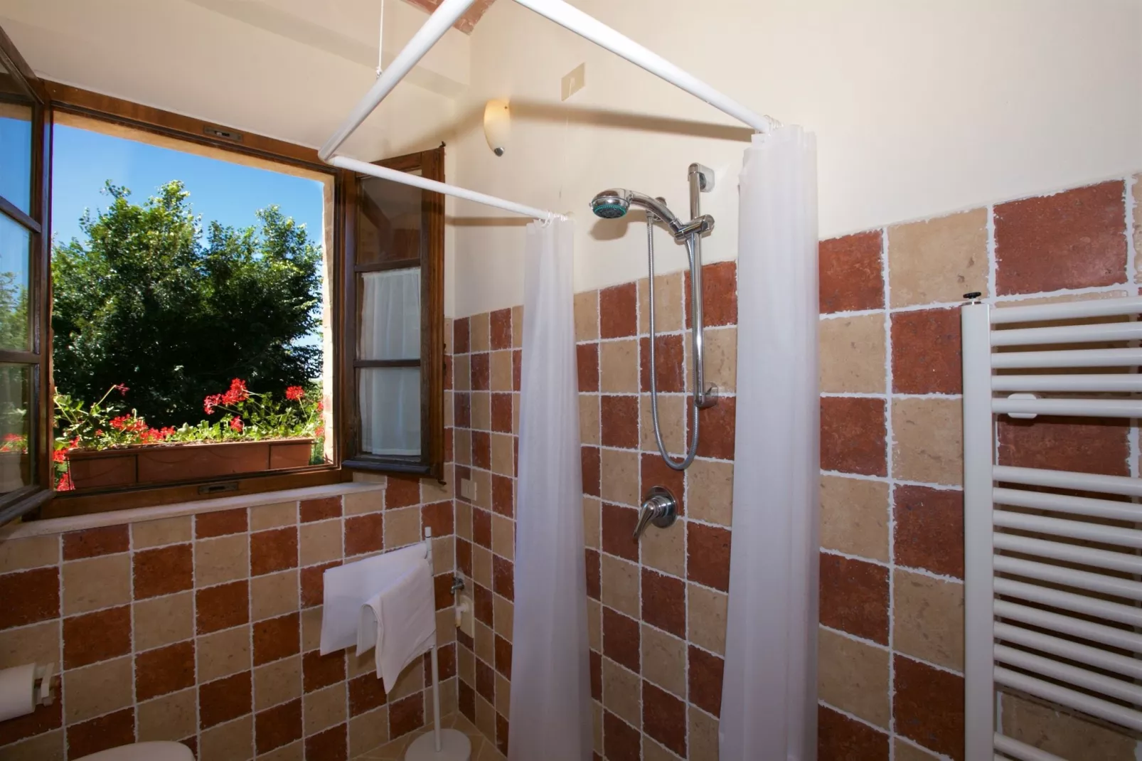 Stalla Rossa-Bathroom