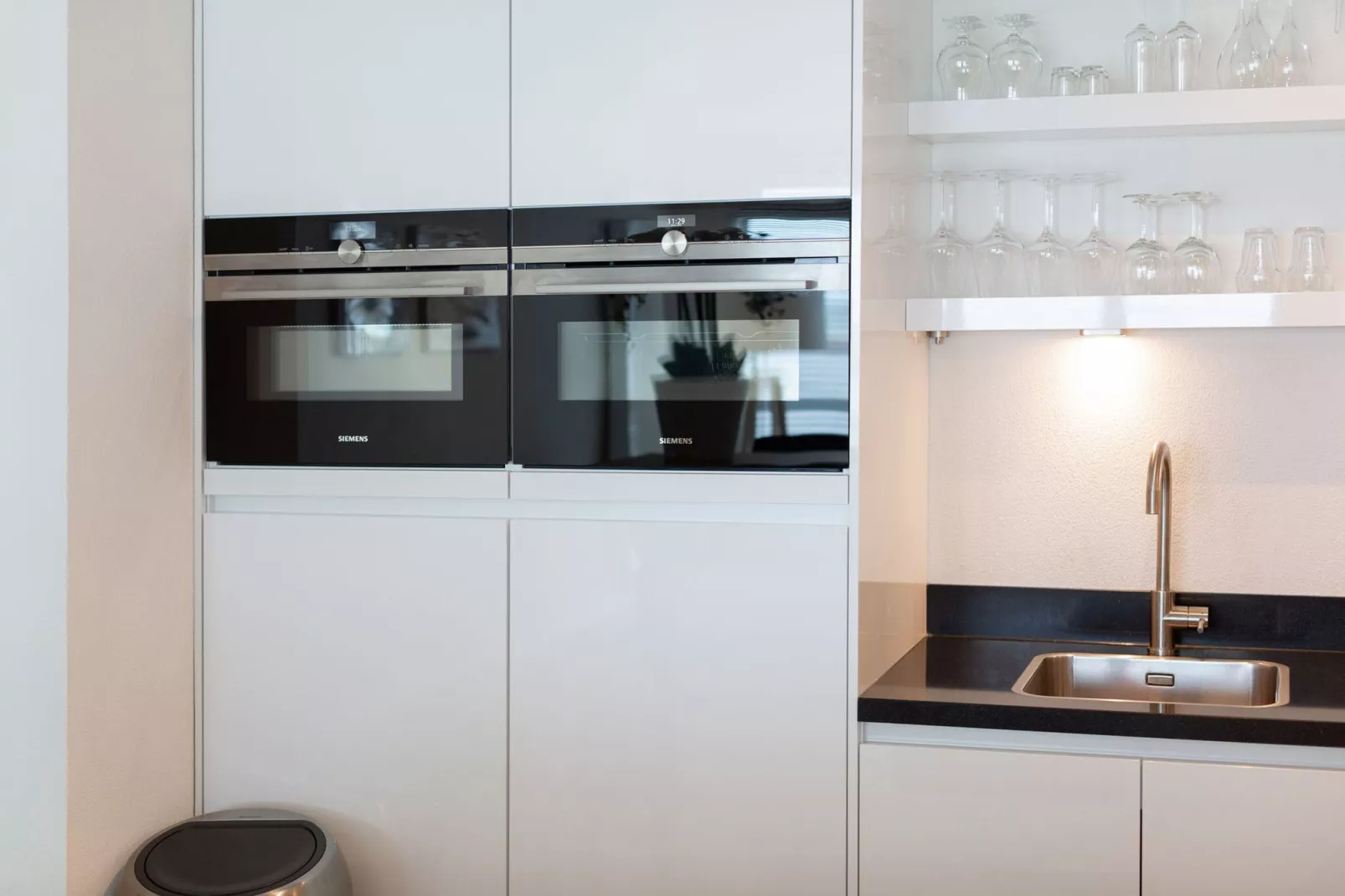 Scheveningen Harbour 72A-Kitchen