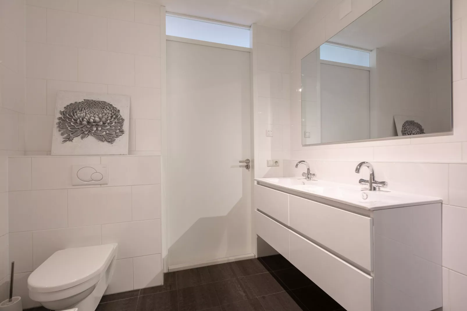 Scheveningen Harbour 72A-Bathroom