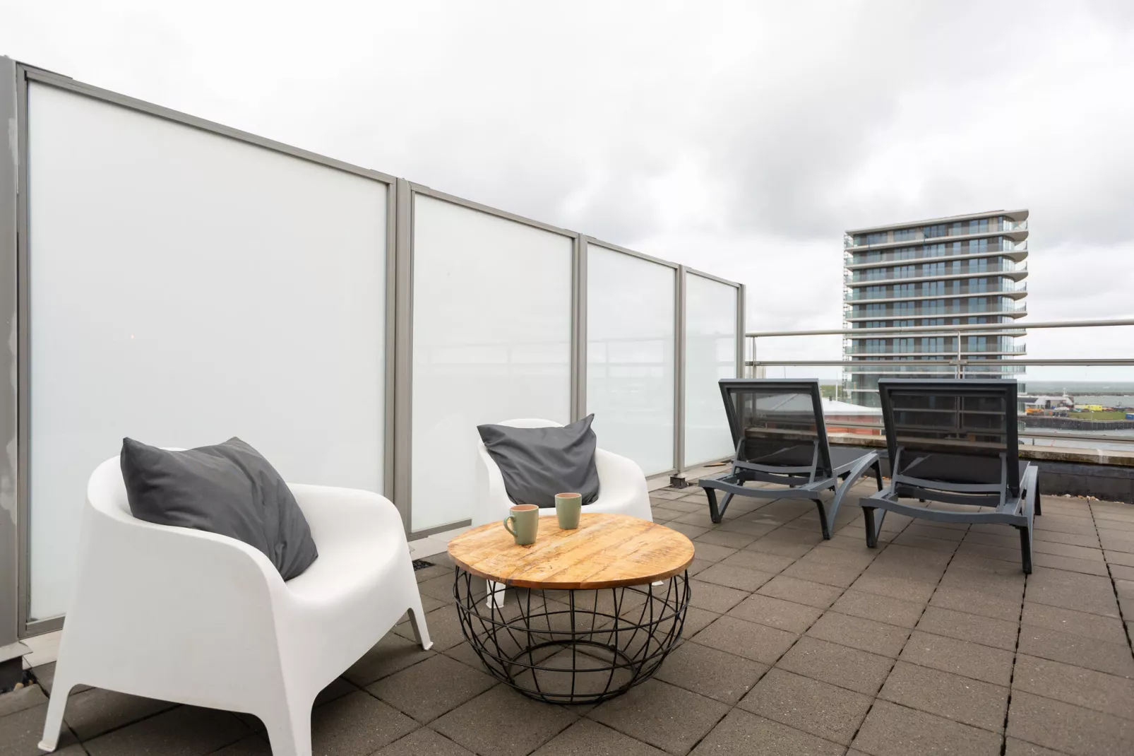 Scheveningen Harbour 72A-Terrace balcony