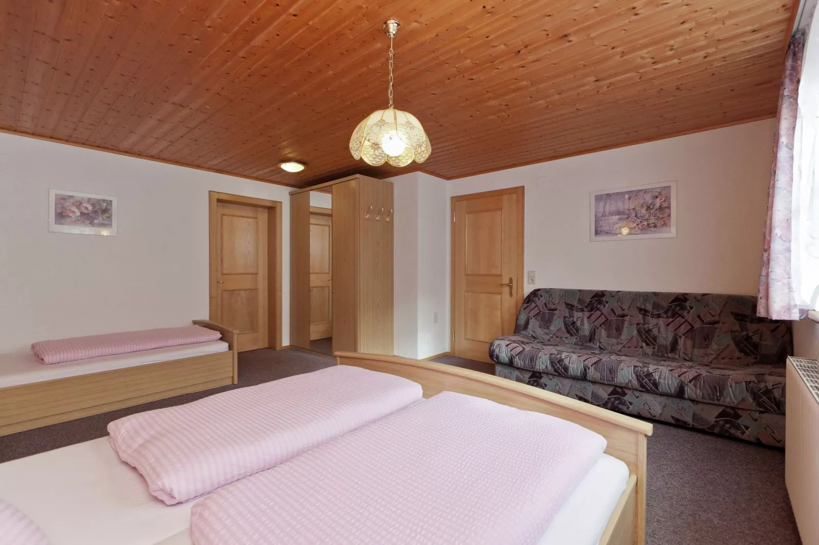 Burger-Bedroom