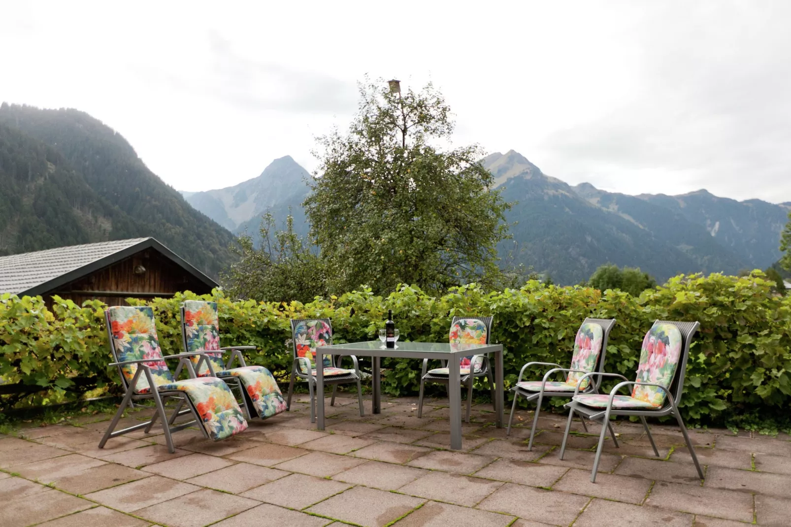 Burger-Terrace balcony