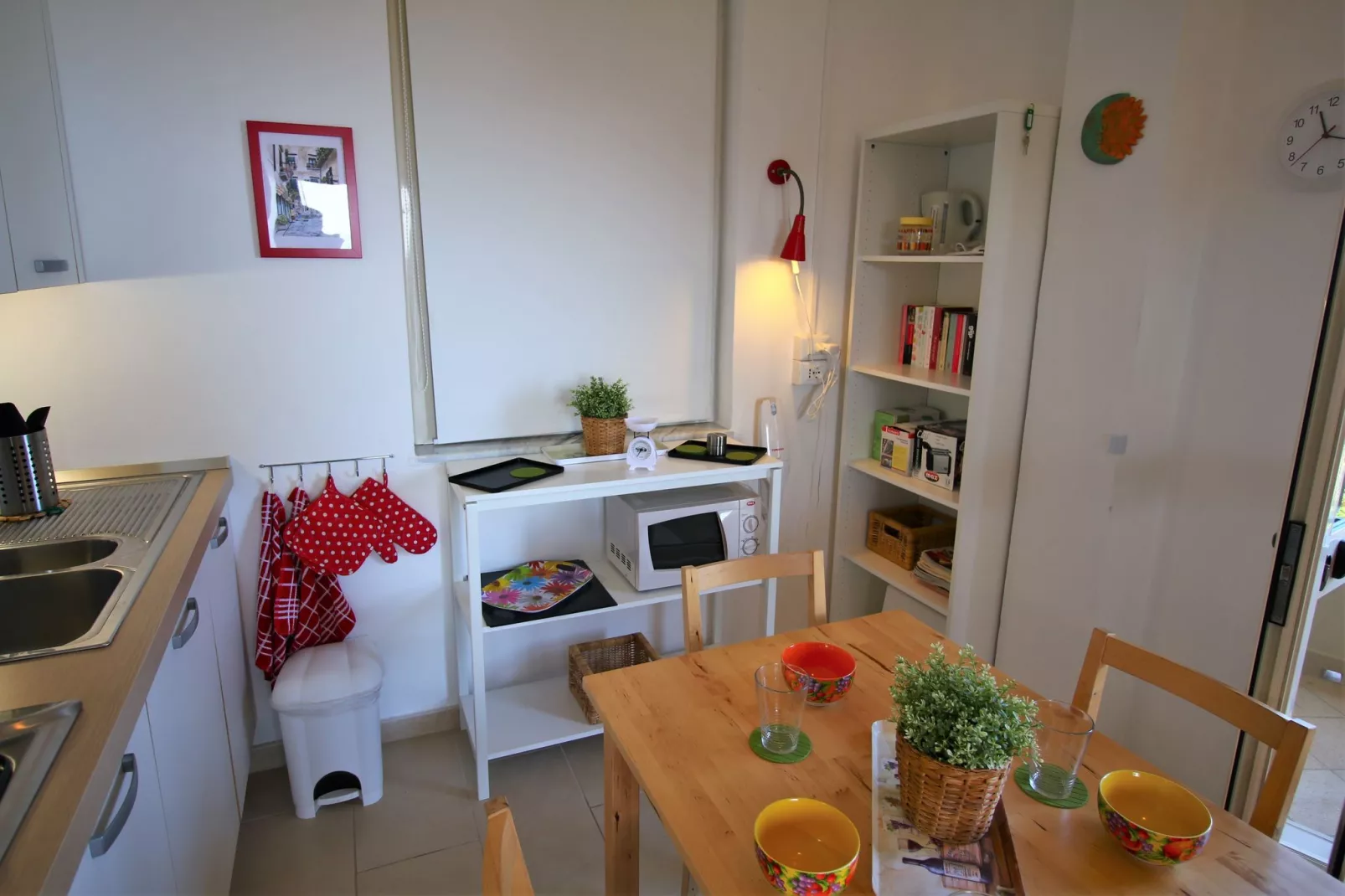Lunedi-Dining room