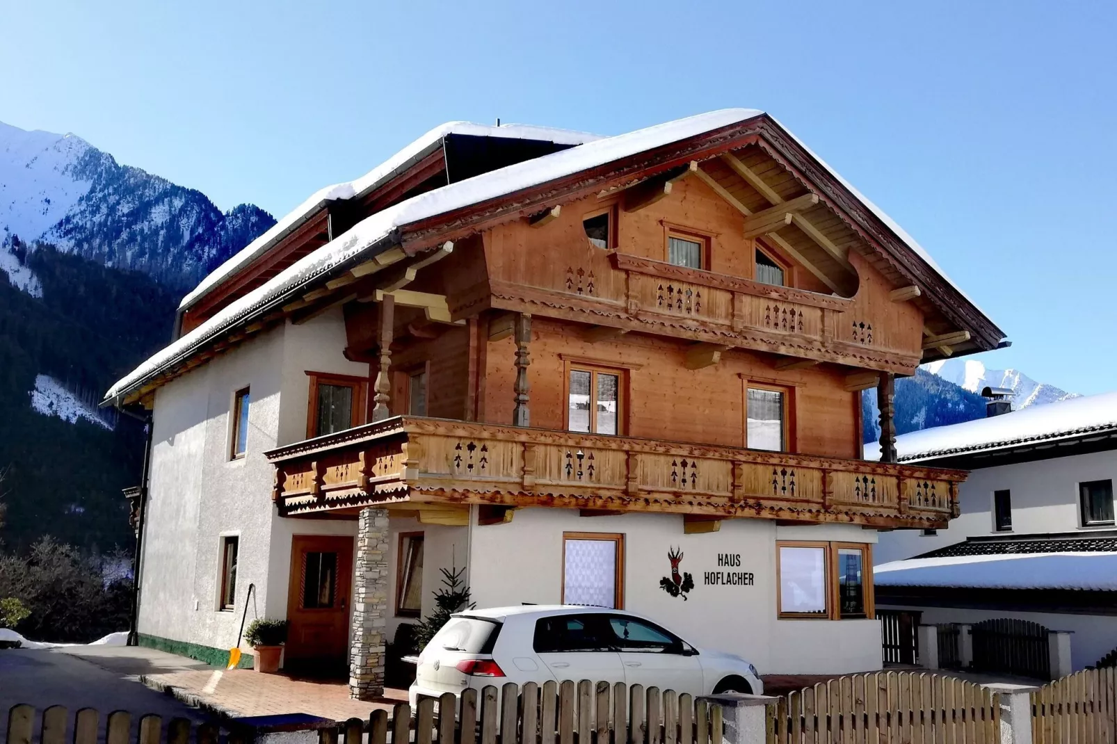 Haus Hoflacher-Exterior winter