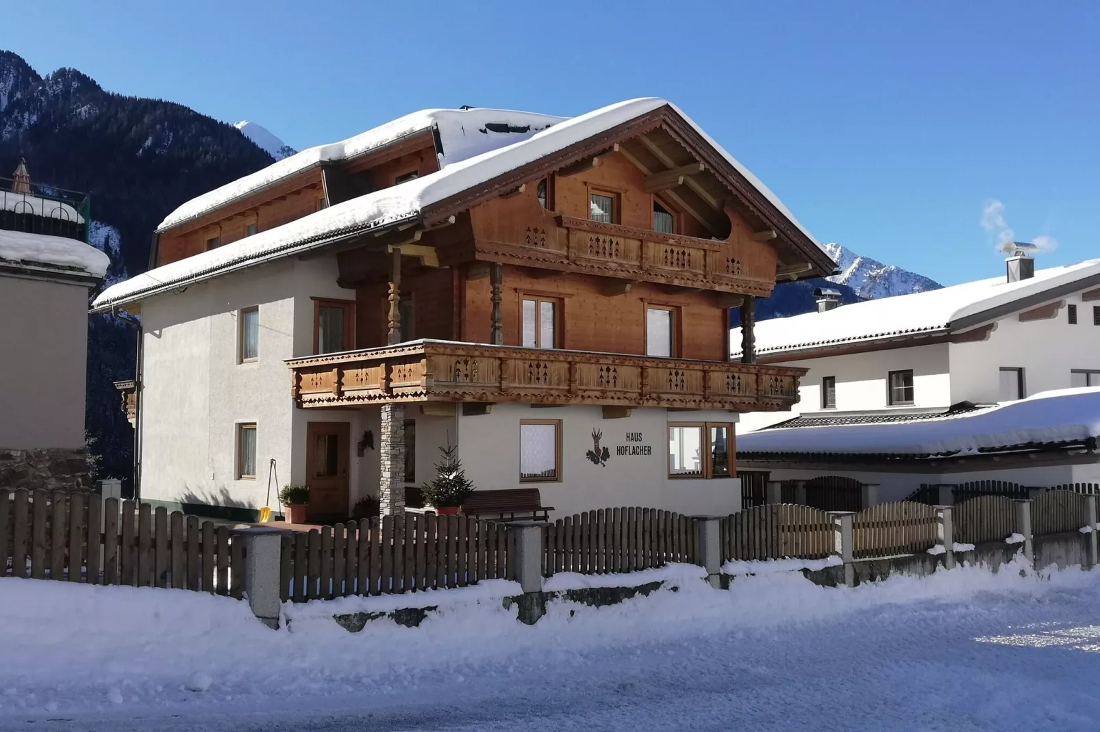 Haus Hoflacher-Exterior winter