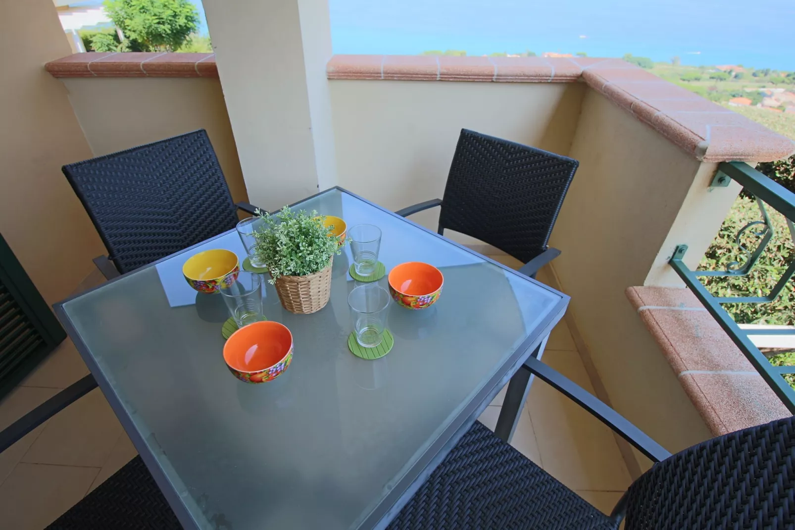Lunedi-Terrace balcony