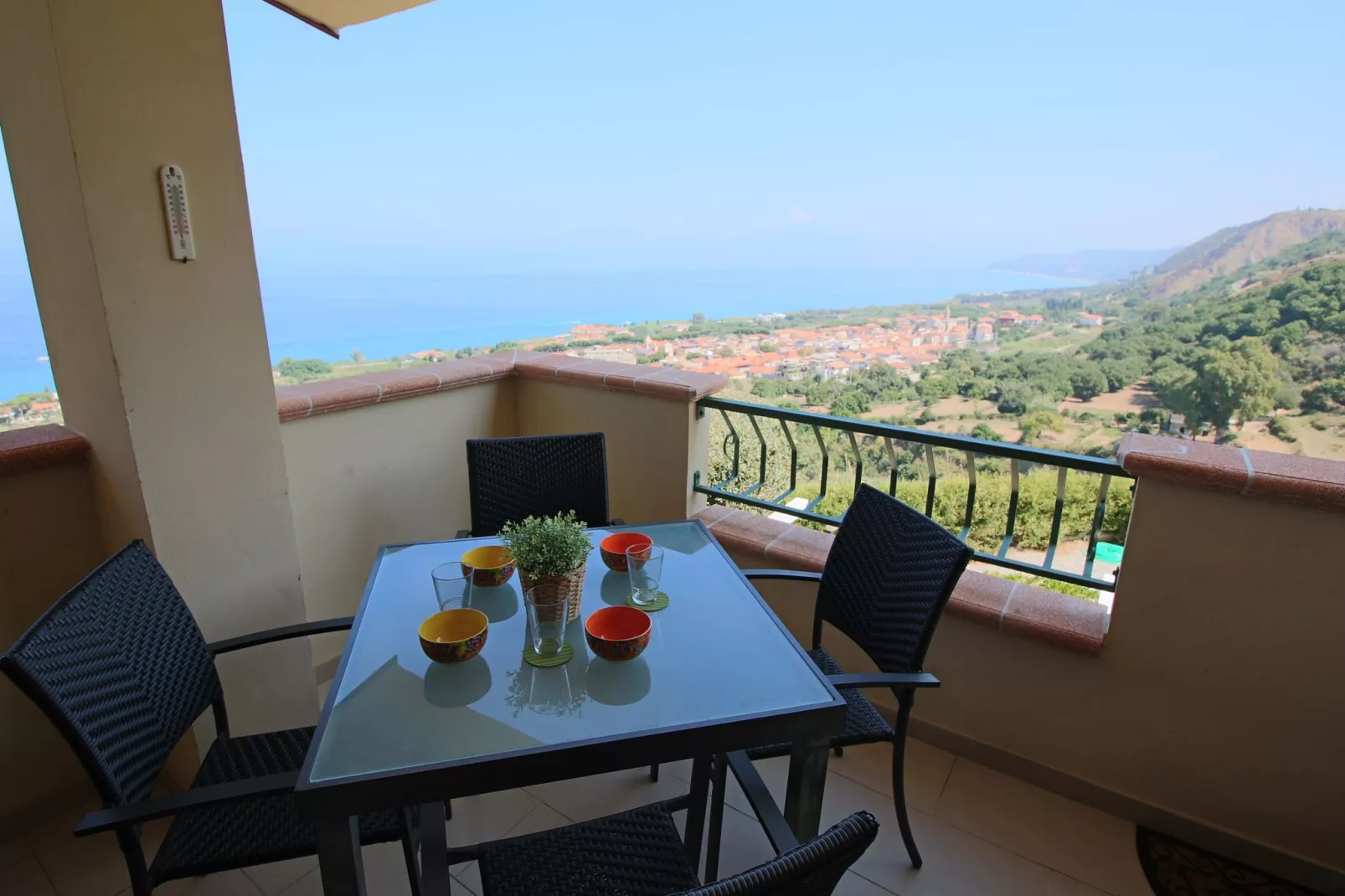 Lunedi-Terrace balcony