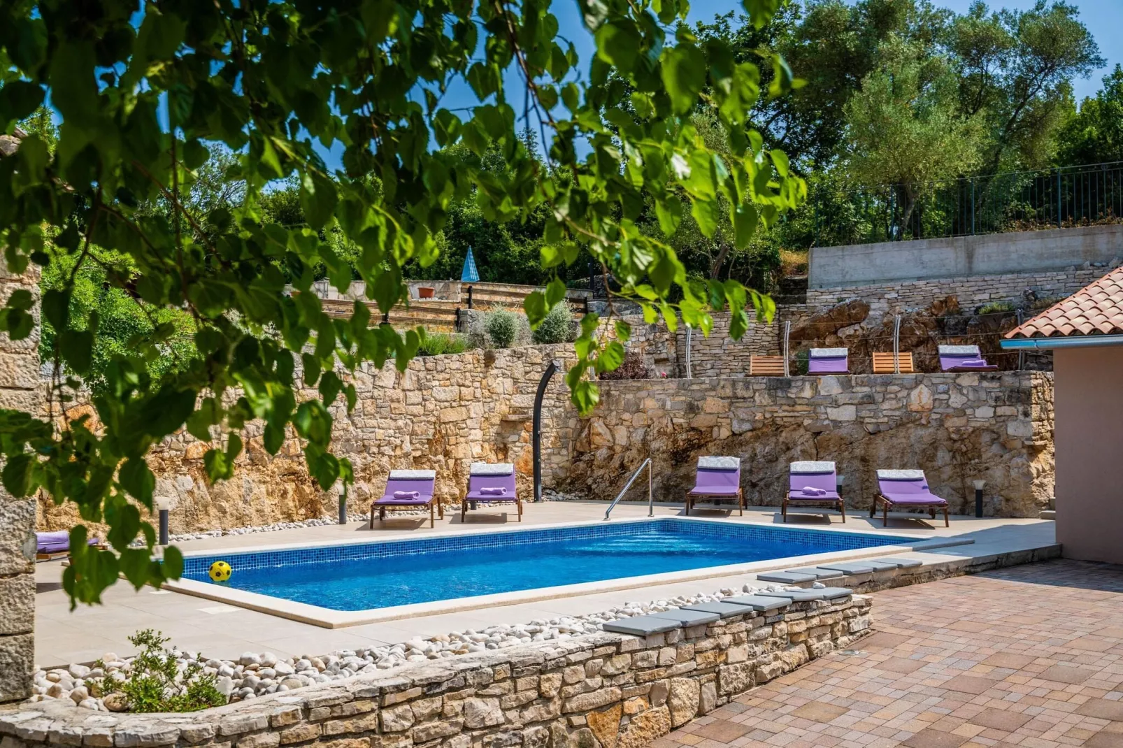Elda-Pool