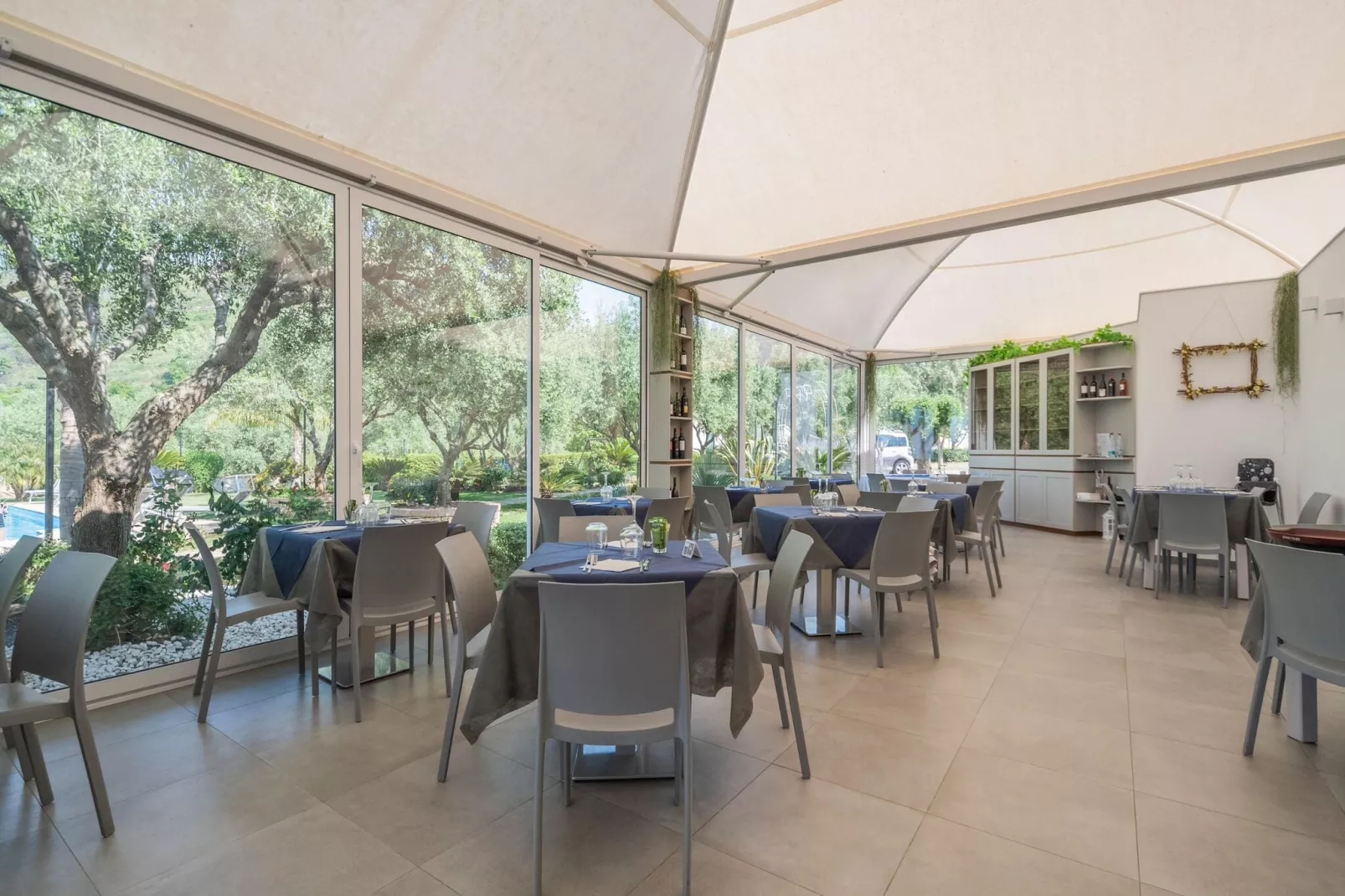 Casa Vacanza Villa Garden Bilo-Dining room