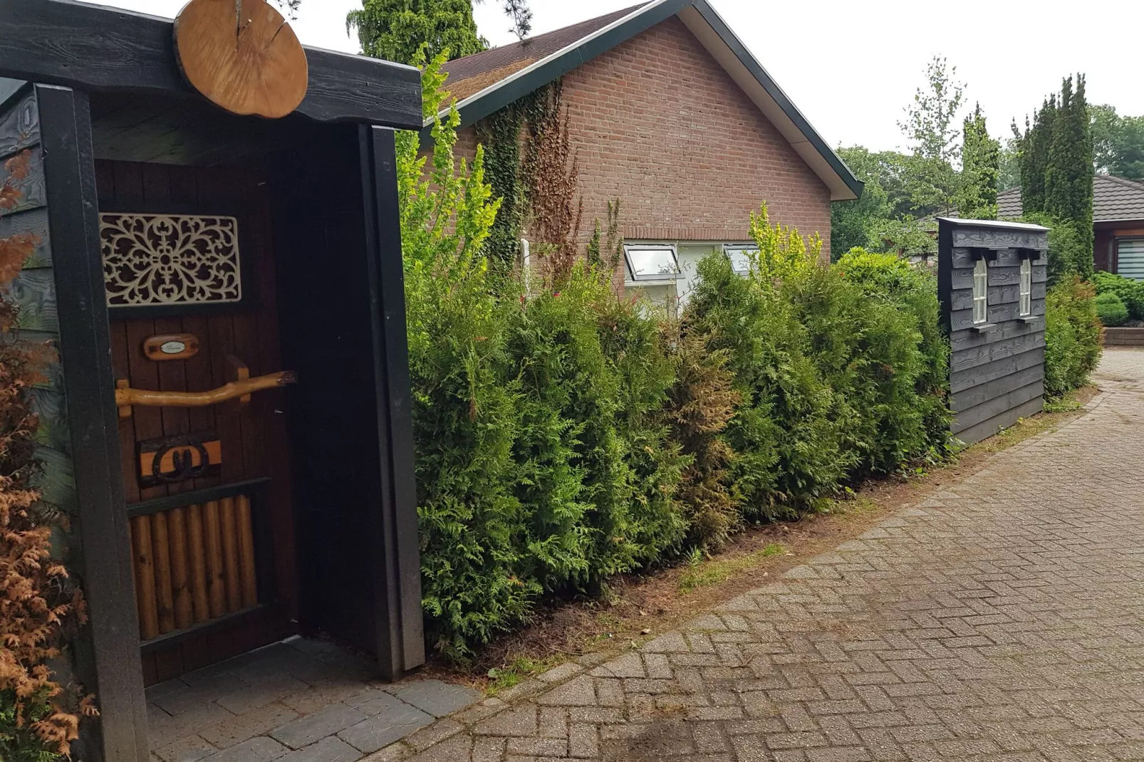 Veluwse Bosuil-Exterior summer