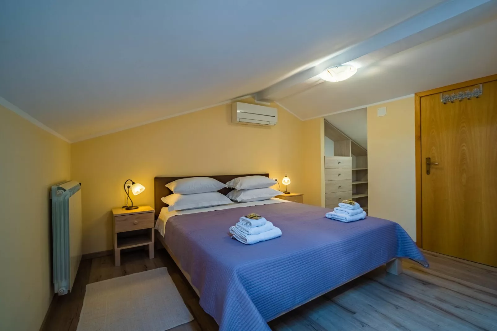 Elda-Bedroom