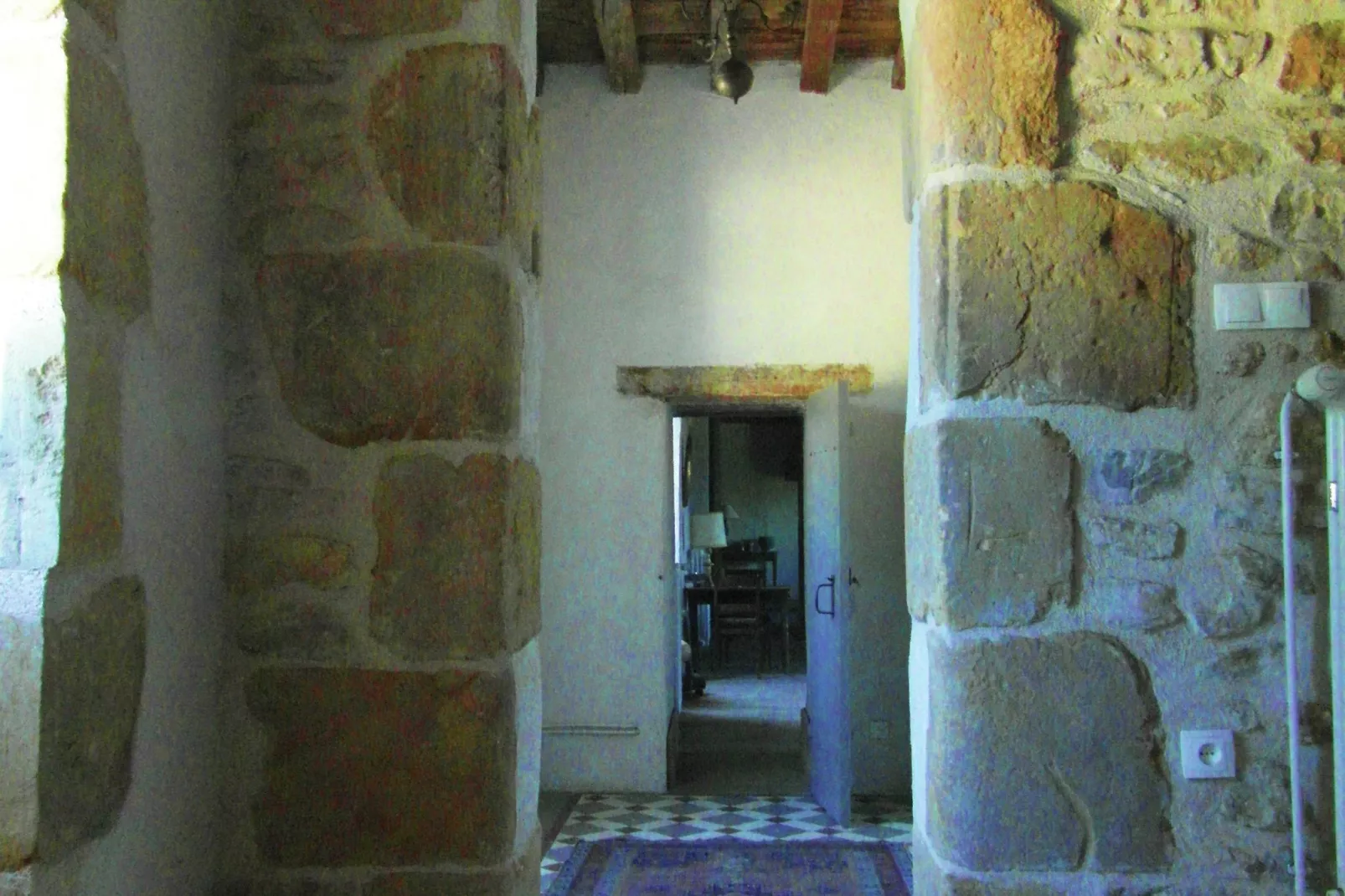 Un château en bordure de rivière-Landing
