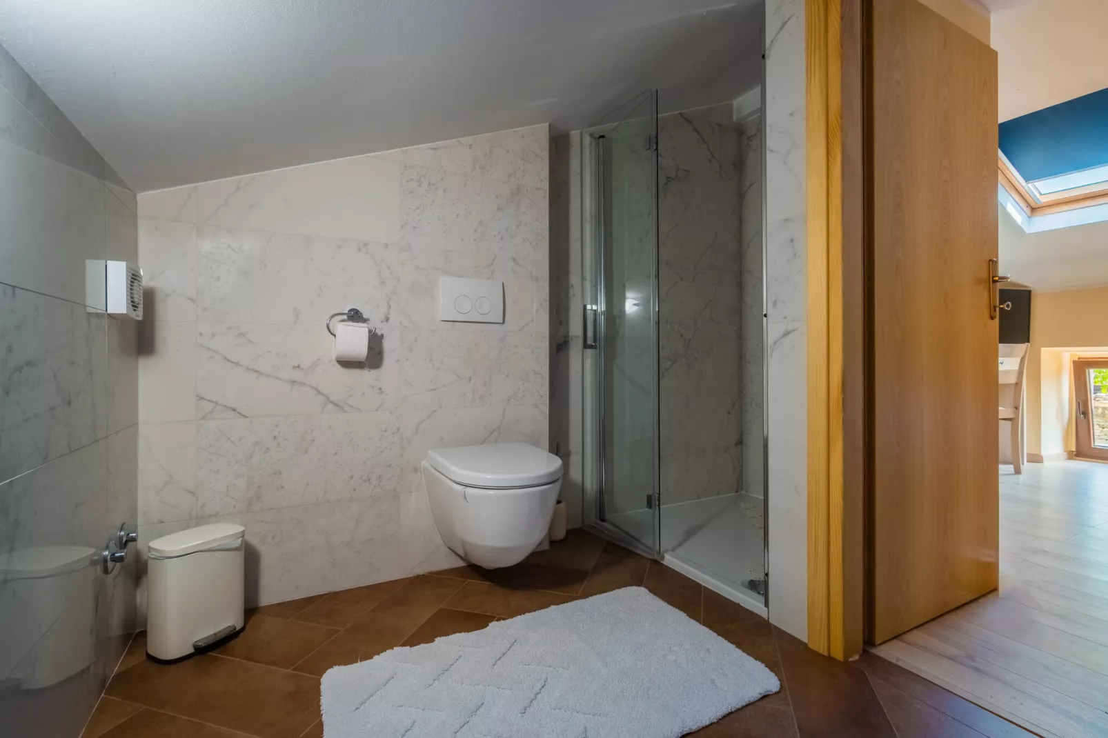 Elda-Bathroom