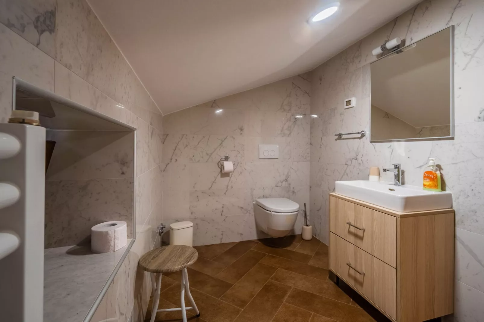 Elda-Bathroom