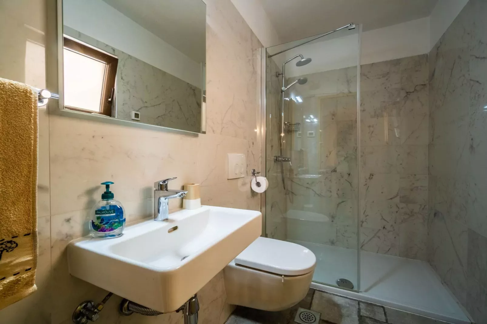 Elda-Bathroom