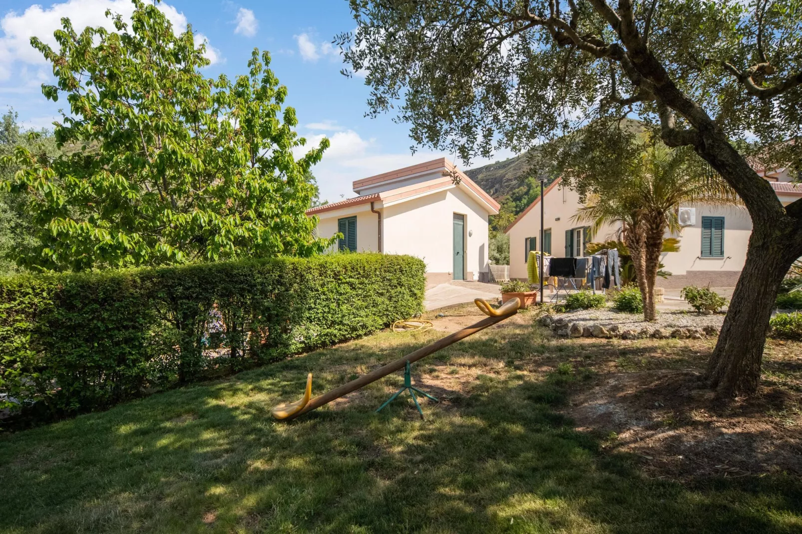 Casa Vacanza Villa Garden Bilo-Gardens summer
