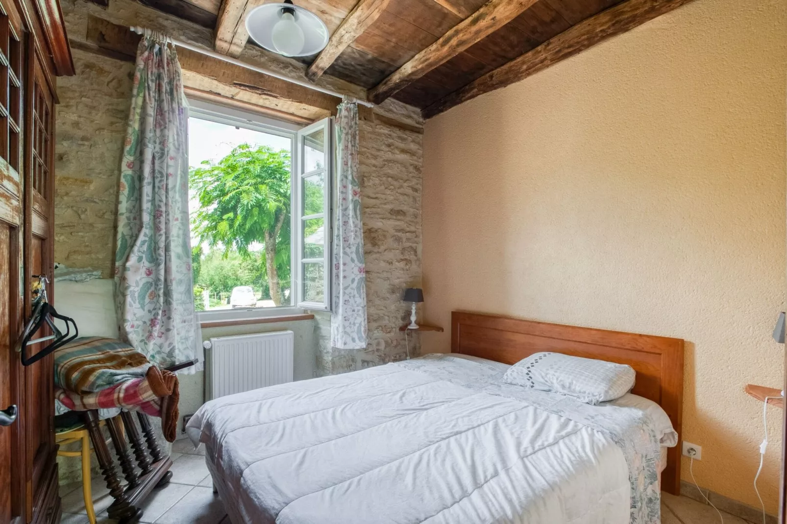 Tournesol-Bedroom