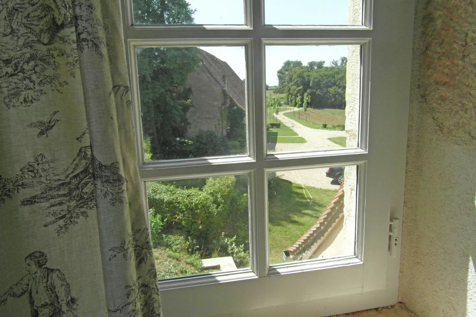 Un château en bordure de rivière-Bedroom
