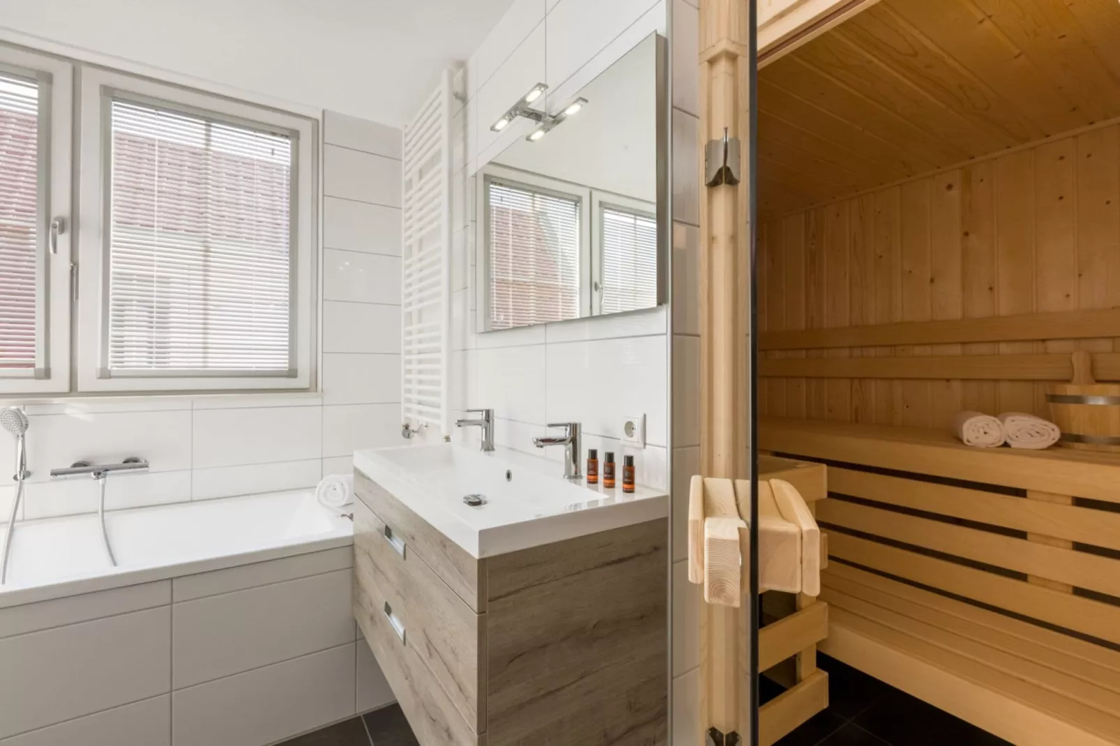 Appartement Duinhof Dishoek - 6 personen sauna-Badezimmer