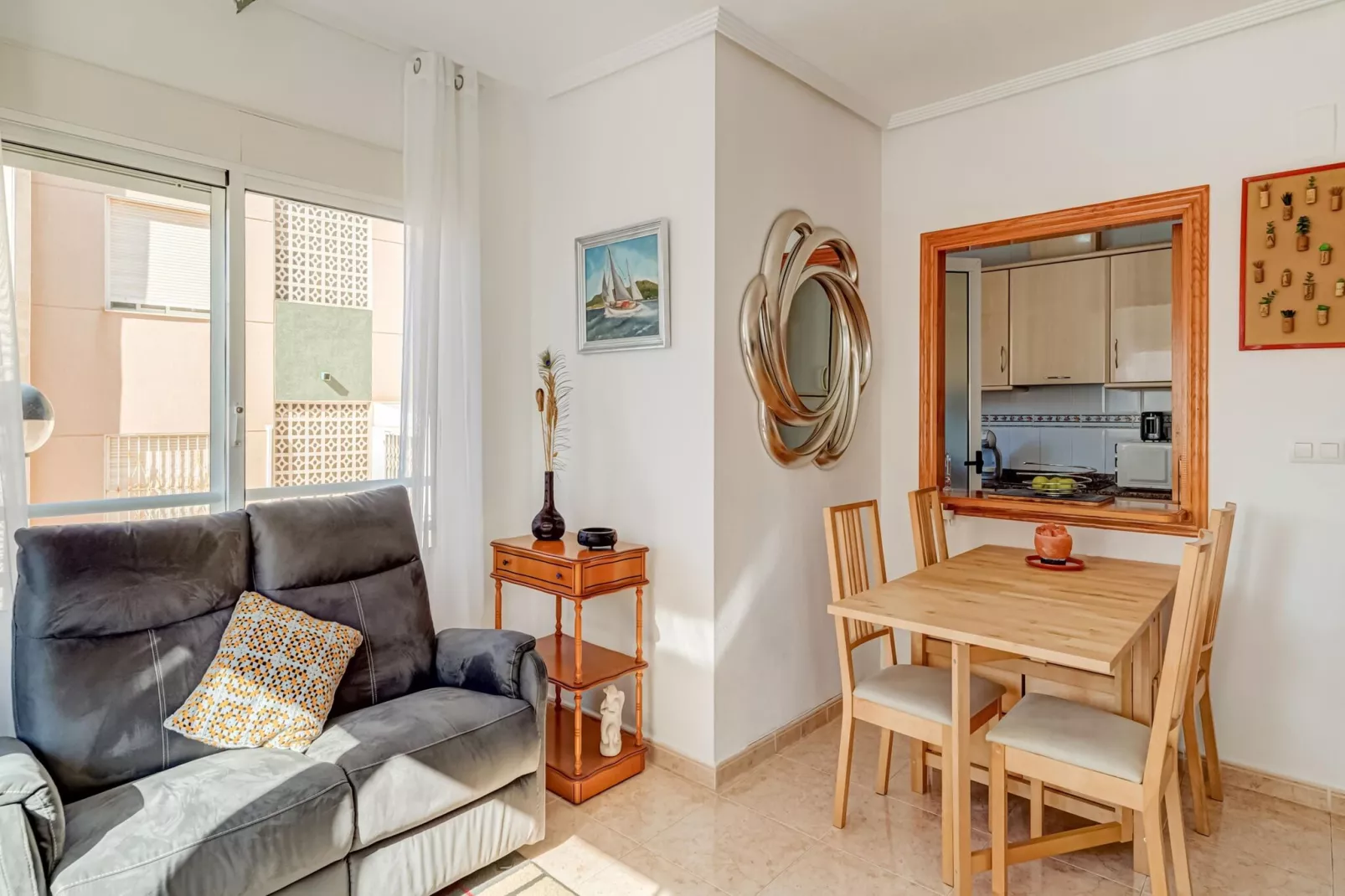 Los Leandros-Living room