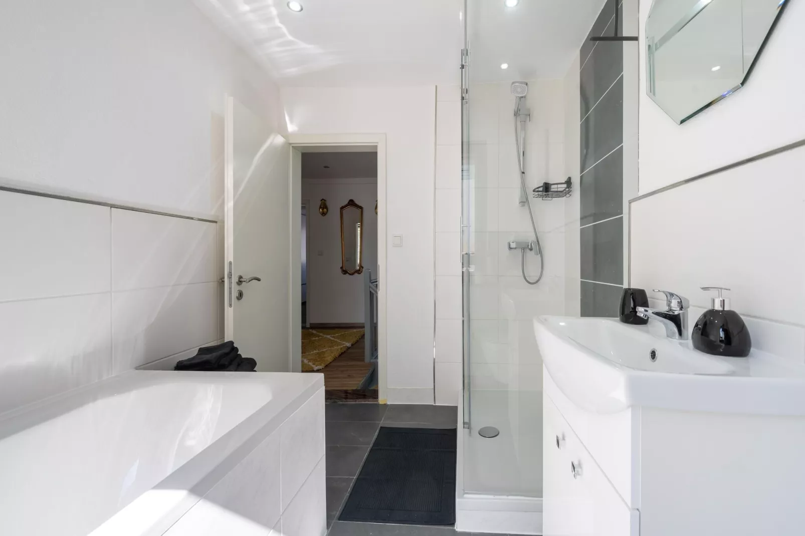 Ferienhaus Karima-Bathroom