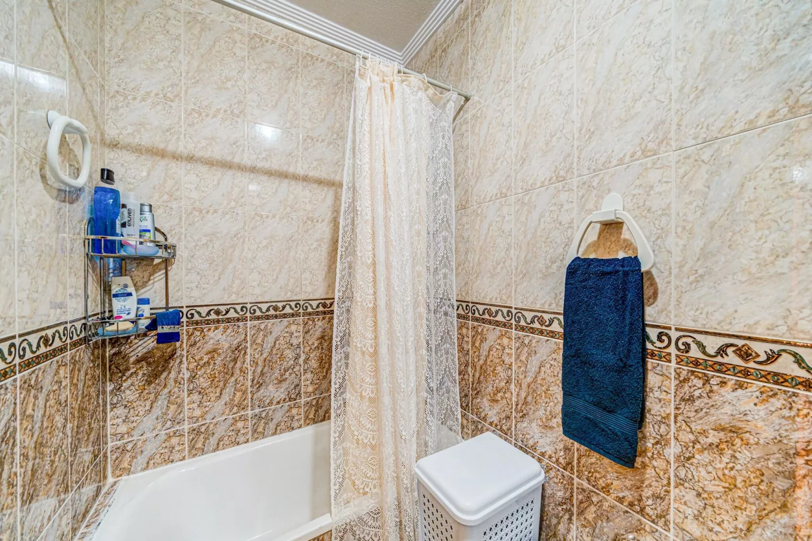 Los Leandros-Bathroom