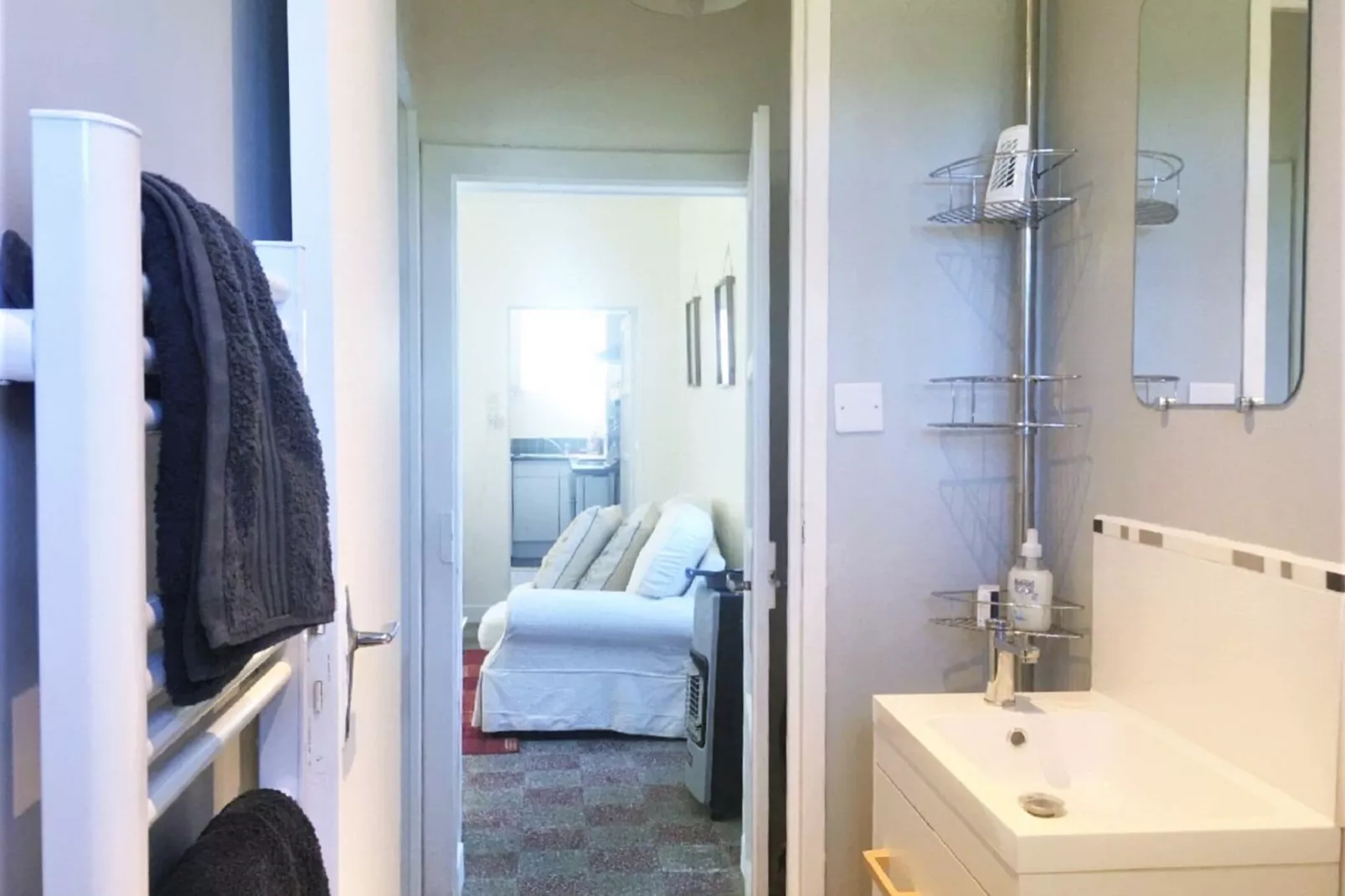 Gite Rozieres-Bathroom