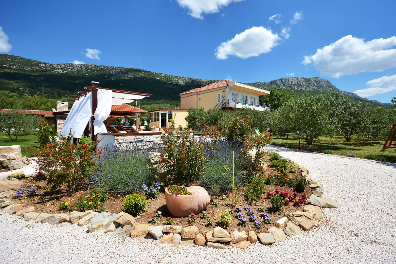 Villa Oliva-Gardens summer
