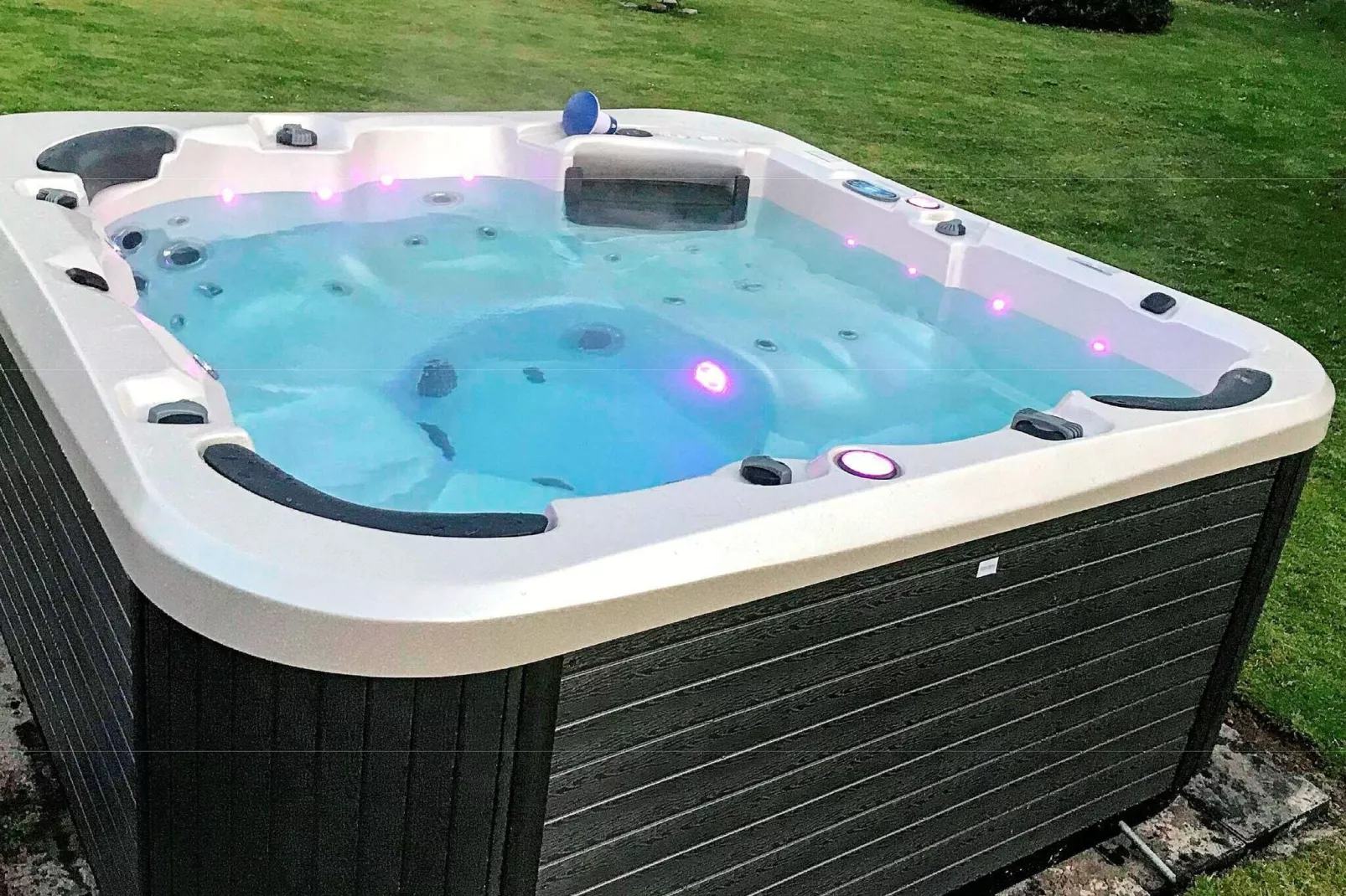 8 person holiday home in Væggerløse-Spa