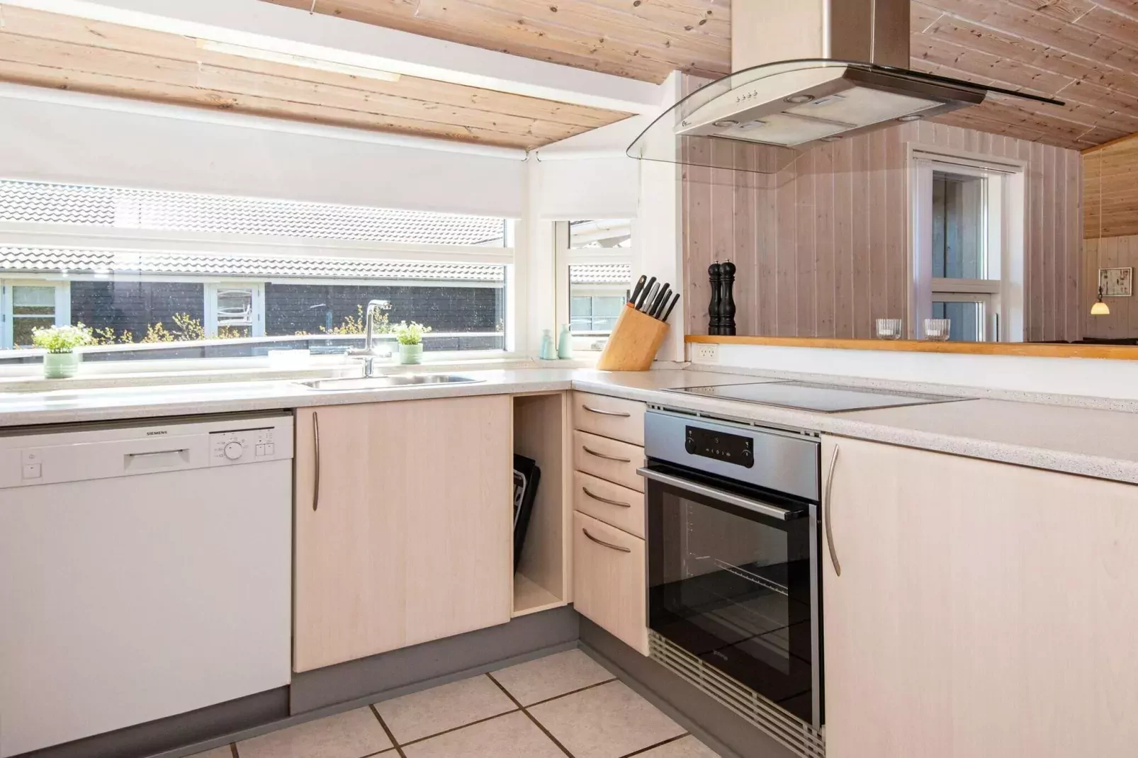 6 person holiday home in Hemmet-By Traum