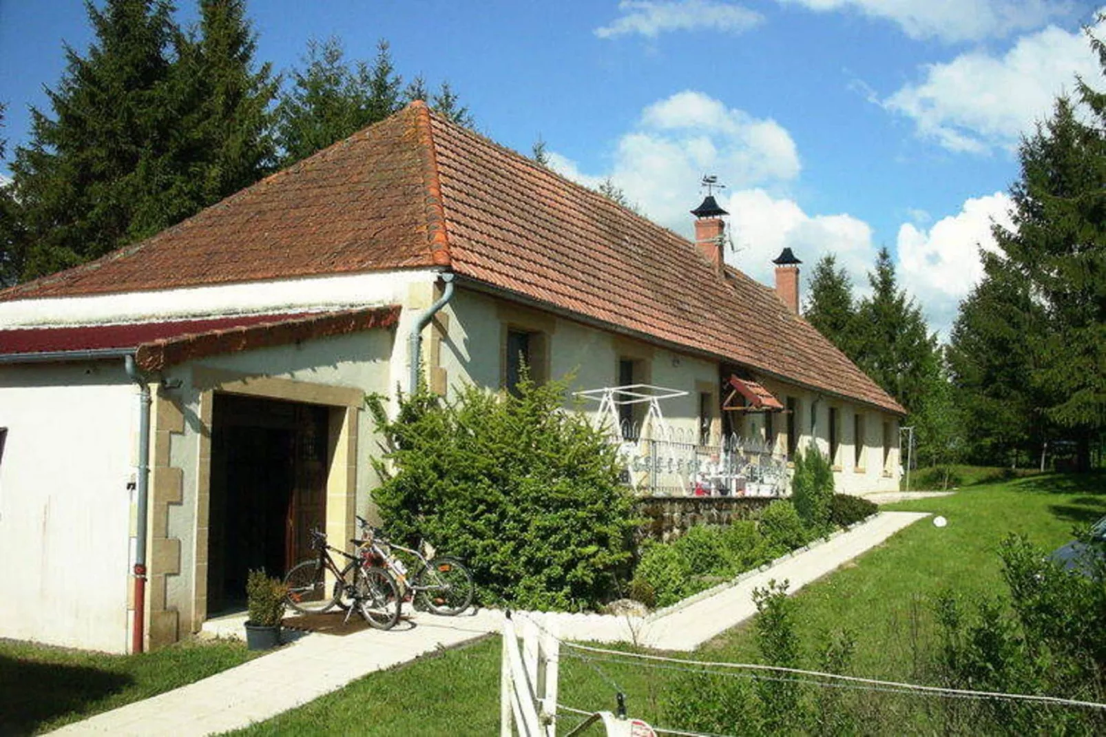 Maison de vacances -   VIEURE-Exterior summer