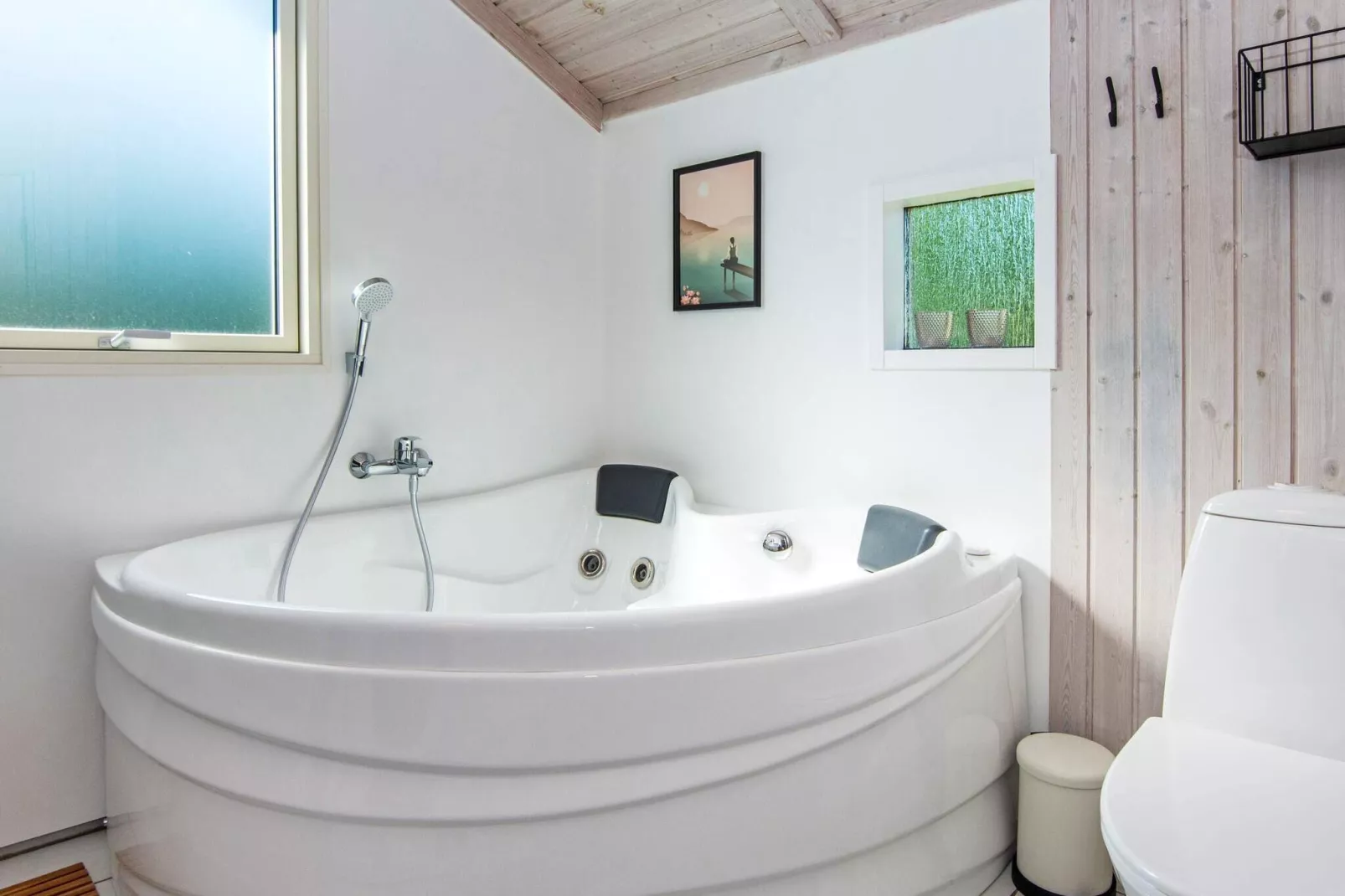 8 person holiday home in Juelsminde-By Traum-Spa