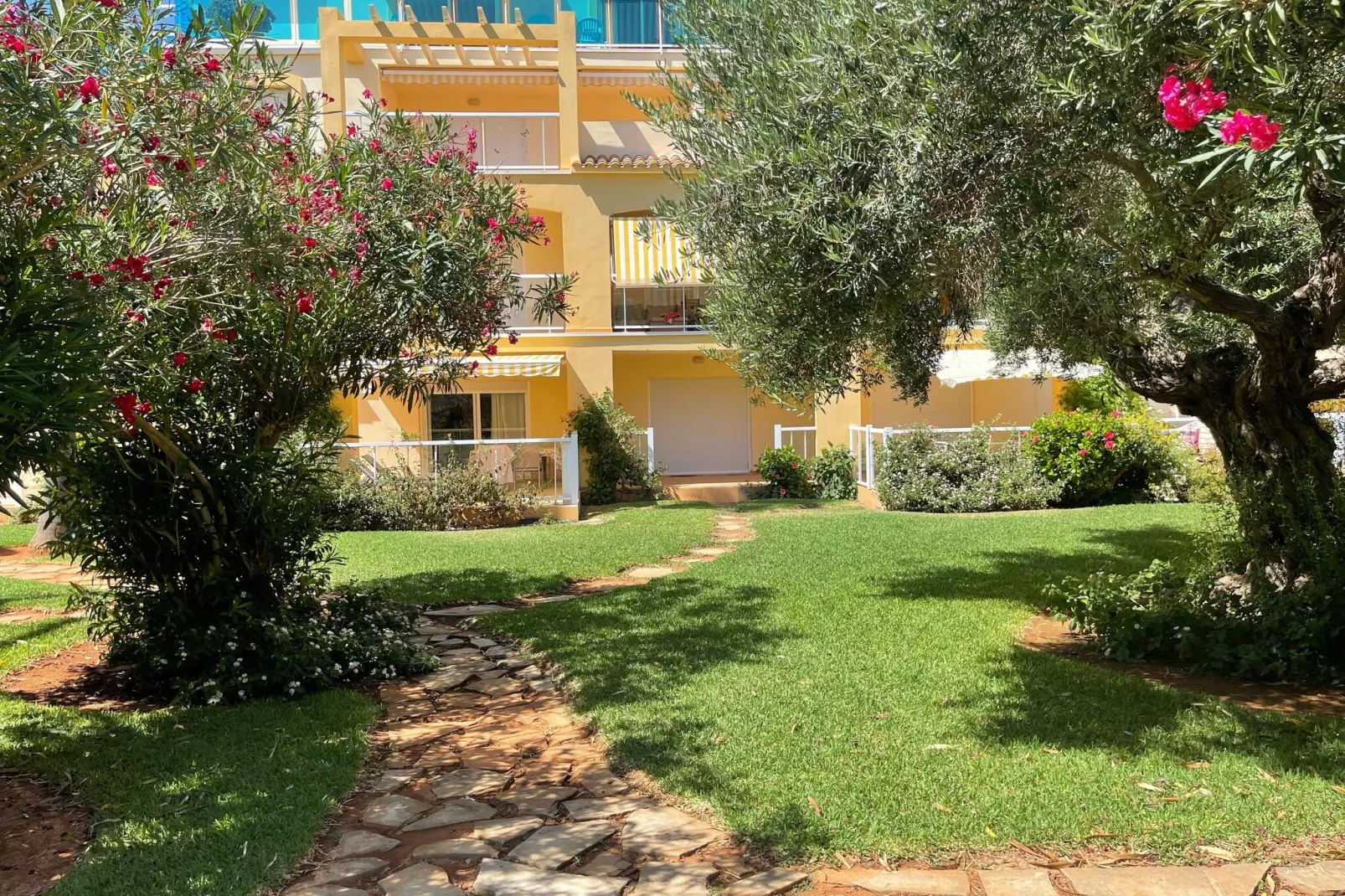 Apartment La Riviera-Jardin d'été