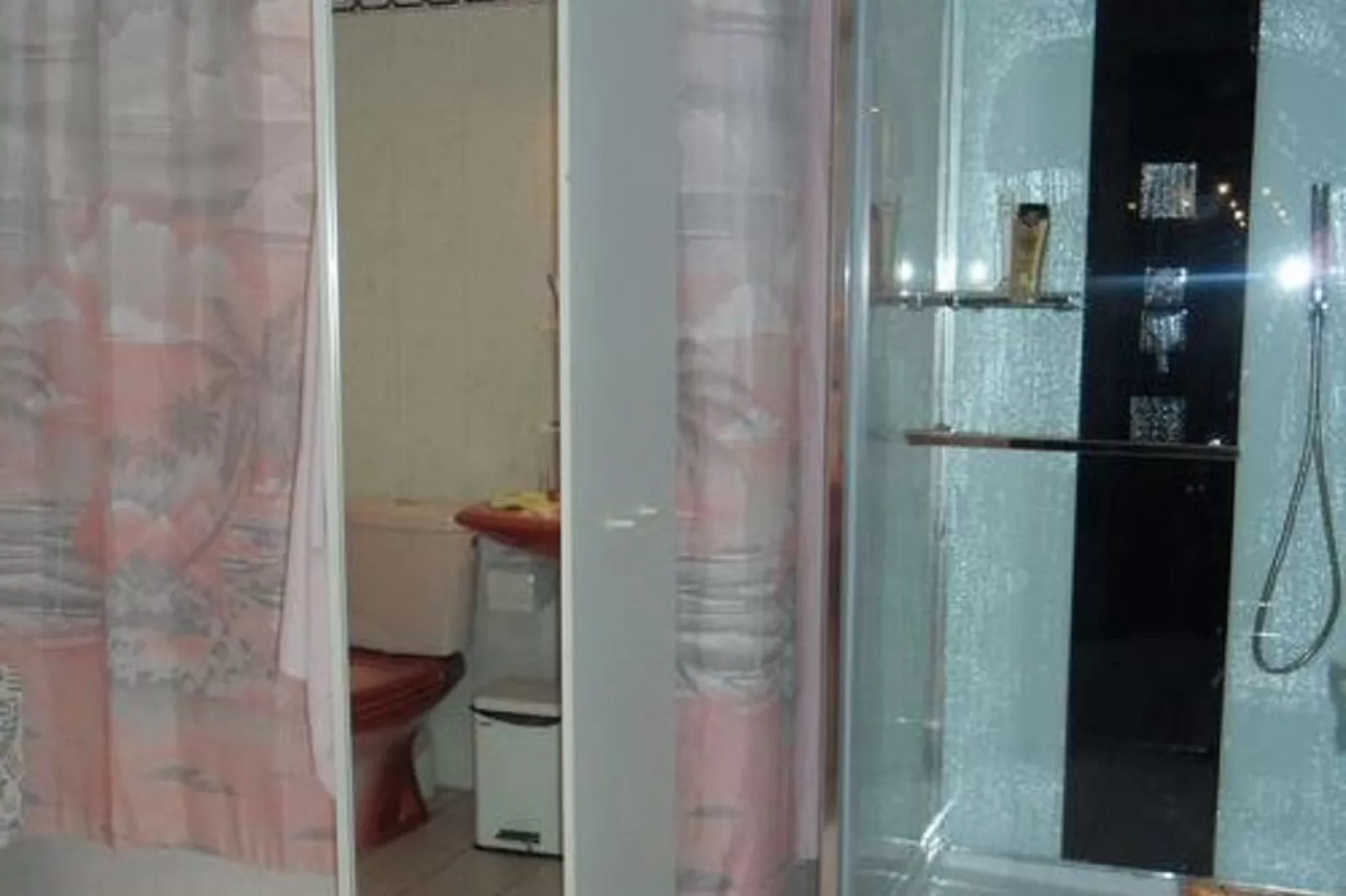 Maison de vacances -   VIEURE-Bathroom