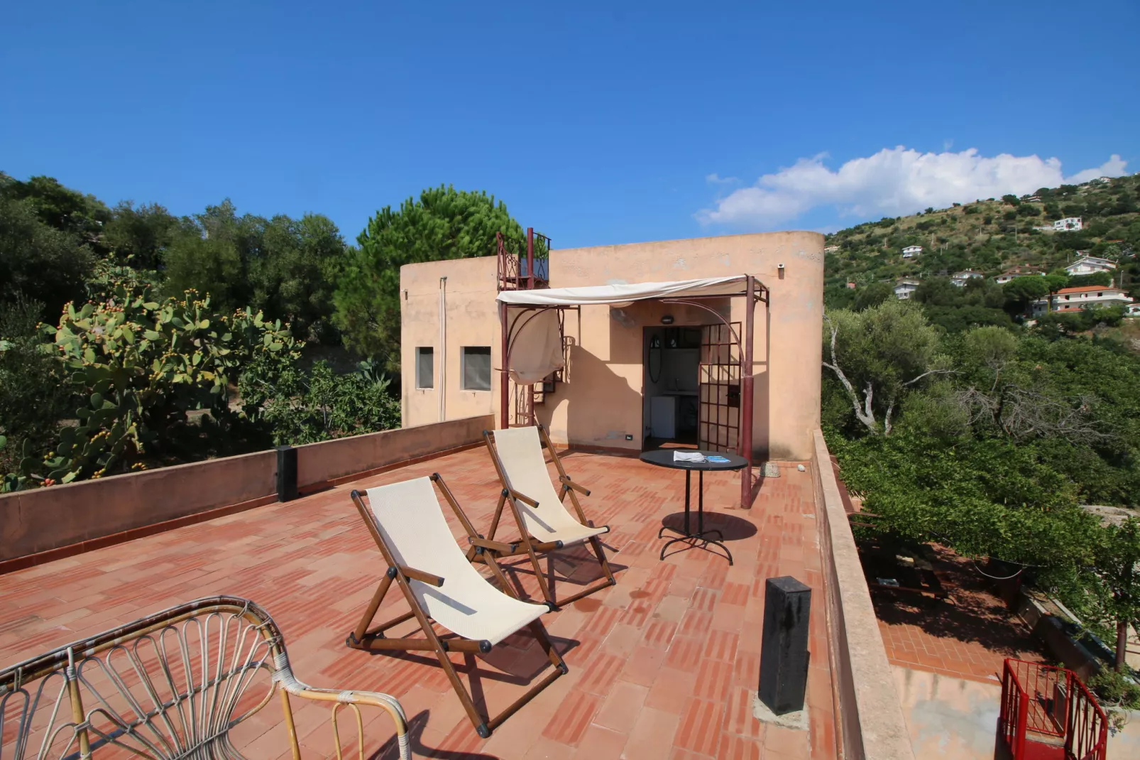 Torre-Exterior summer