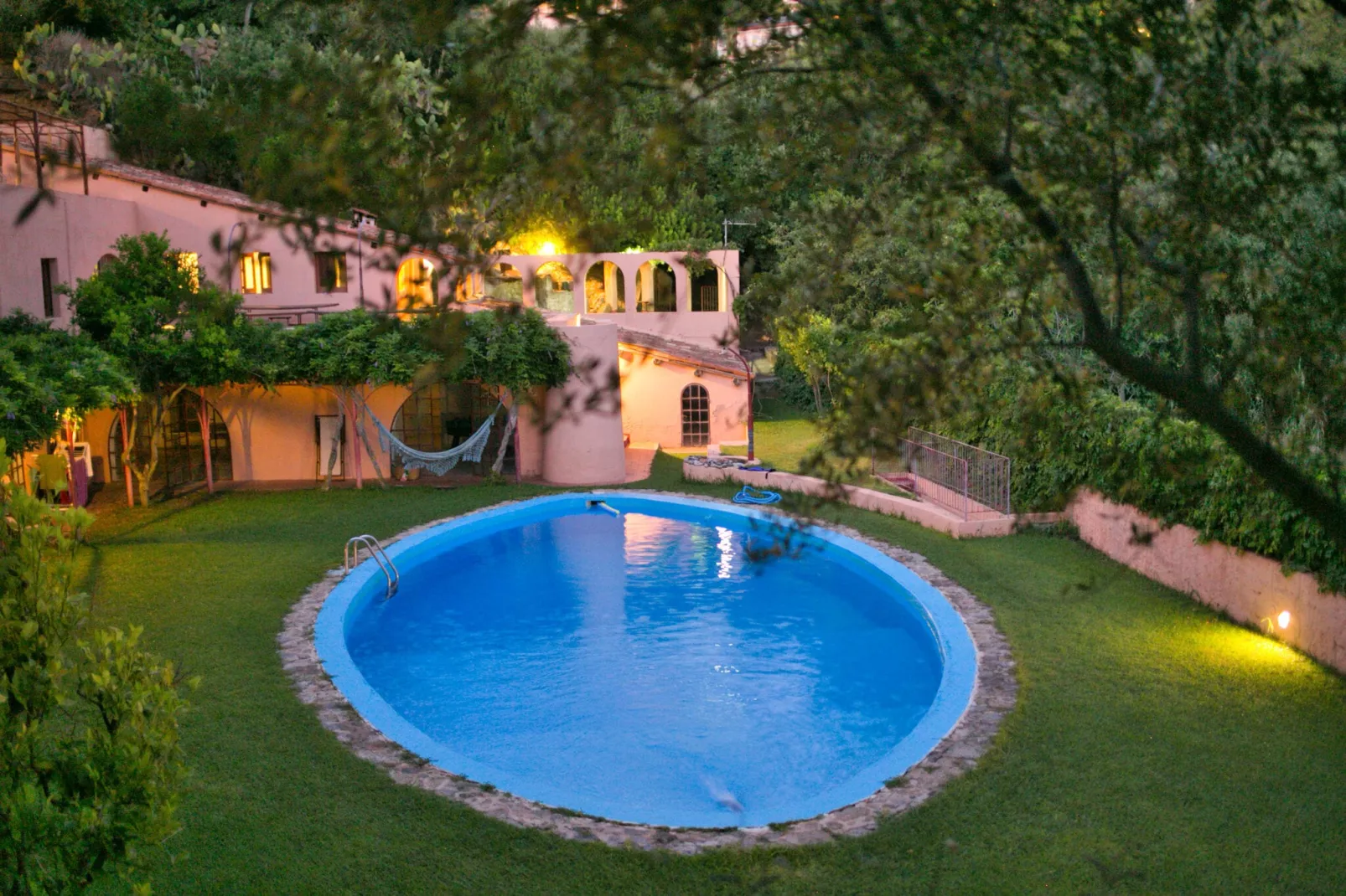 Limoni-Pool