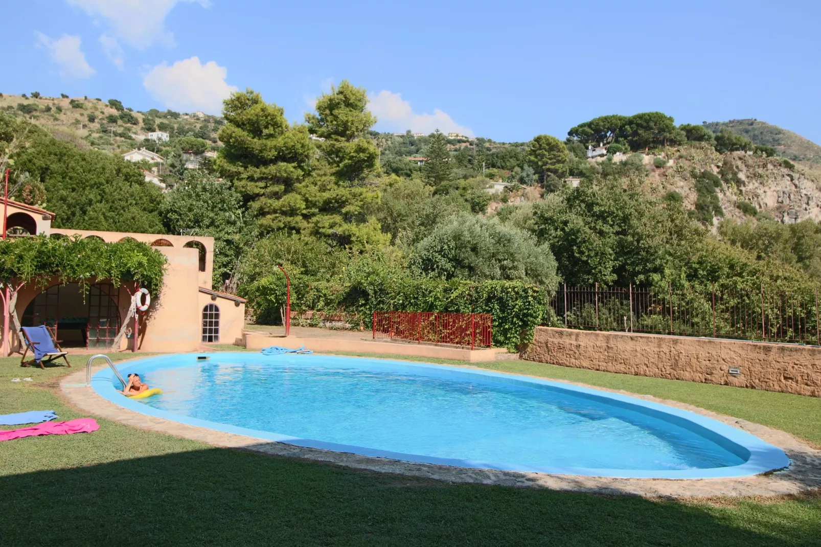 Limoni-Pool