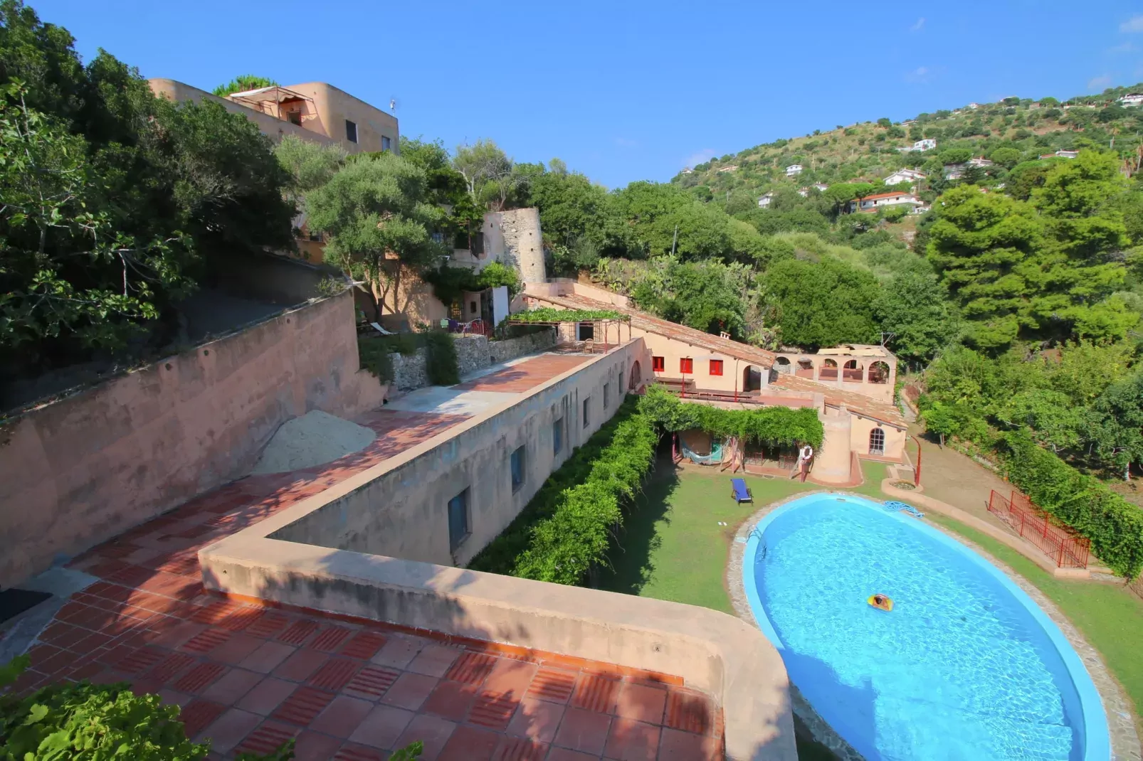 Limoni-Pool