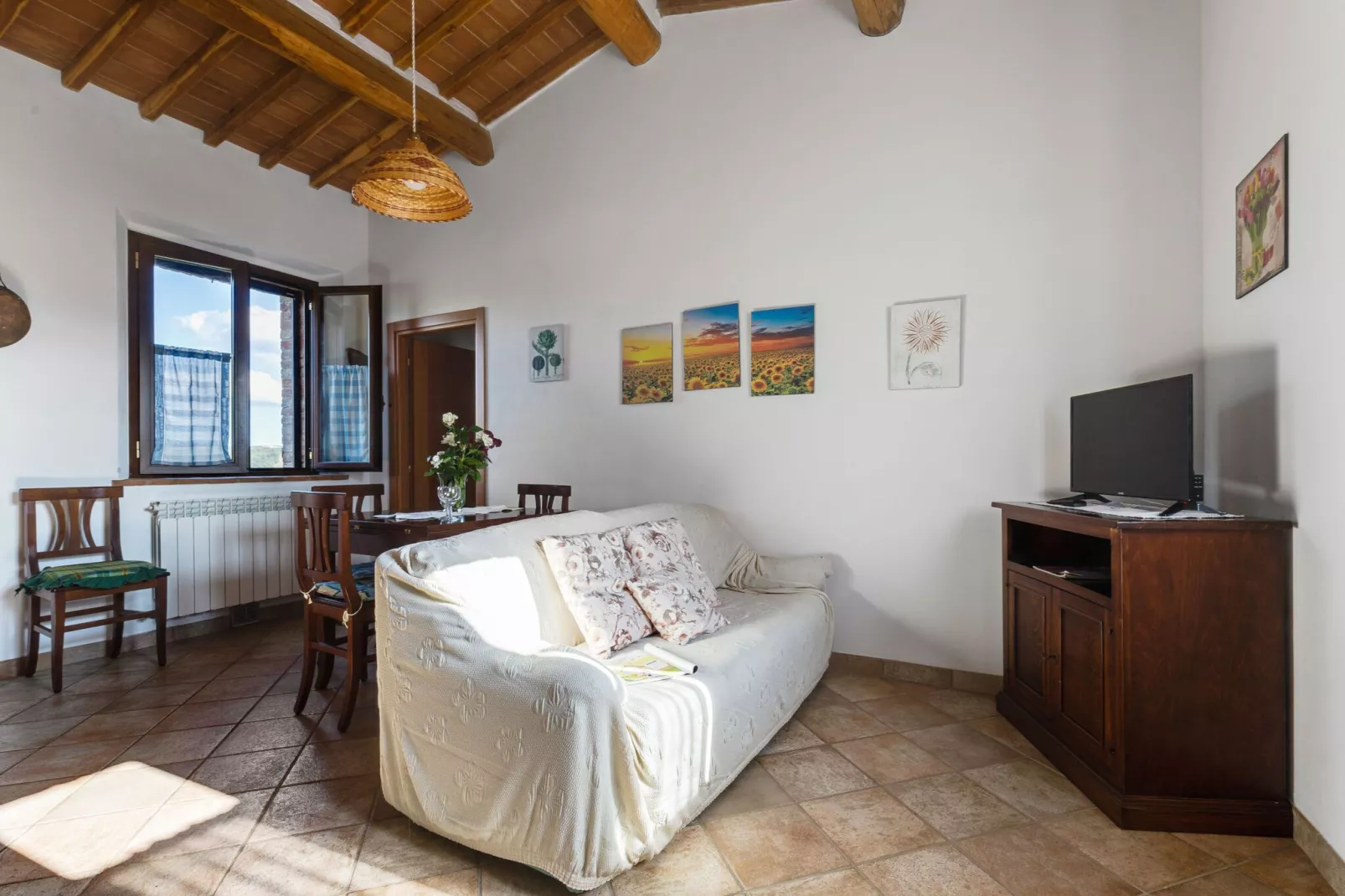 Matilde-Living room