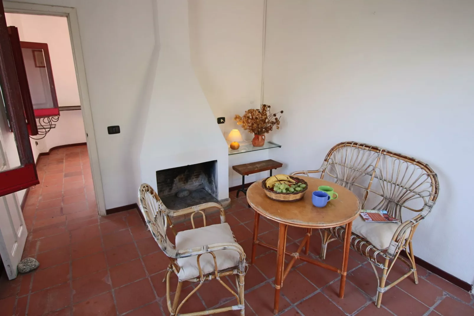 Limoni-Living room