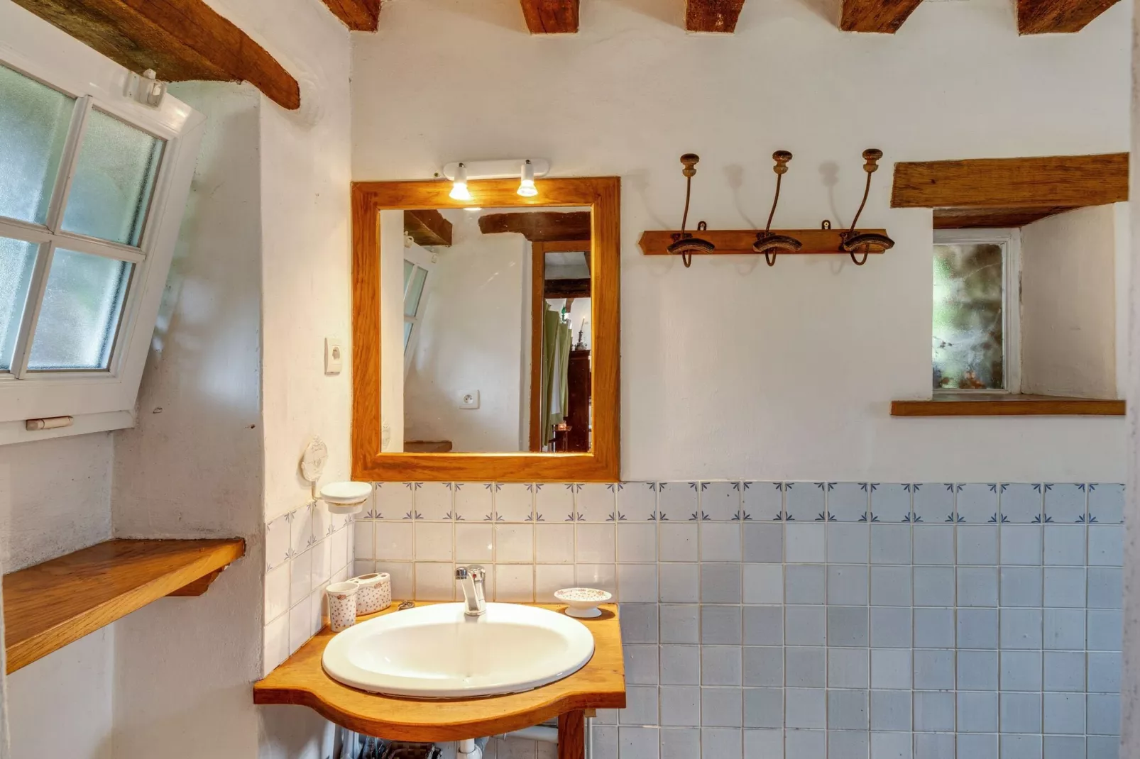 Maison de vacances St Laurent des Mortiers-Badezimmer