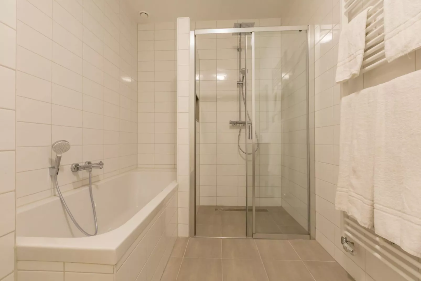 Aparthotel Zoutelande - 4 pers luxe appartement-Bathroom