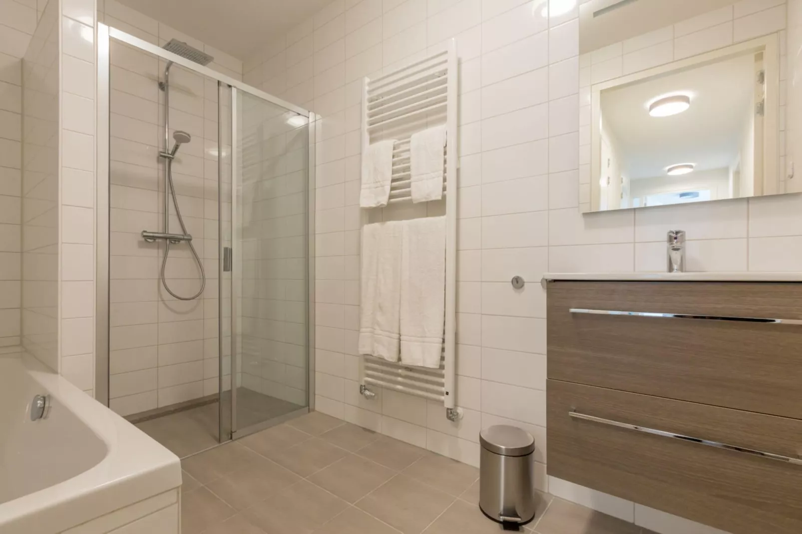 Aparthotel Zoutelande - 4 pers luxe appartement-Bathroom