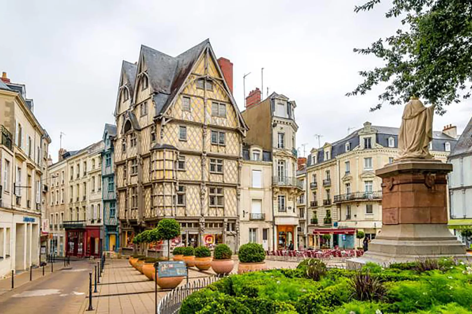 Maison de vacances St Laurent des Mortiers-Gebiete Sommer 20 km